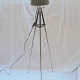 Tripod lamp
