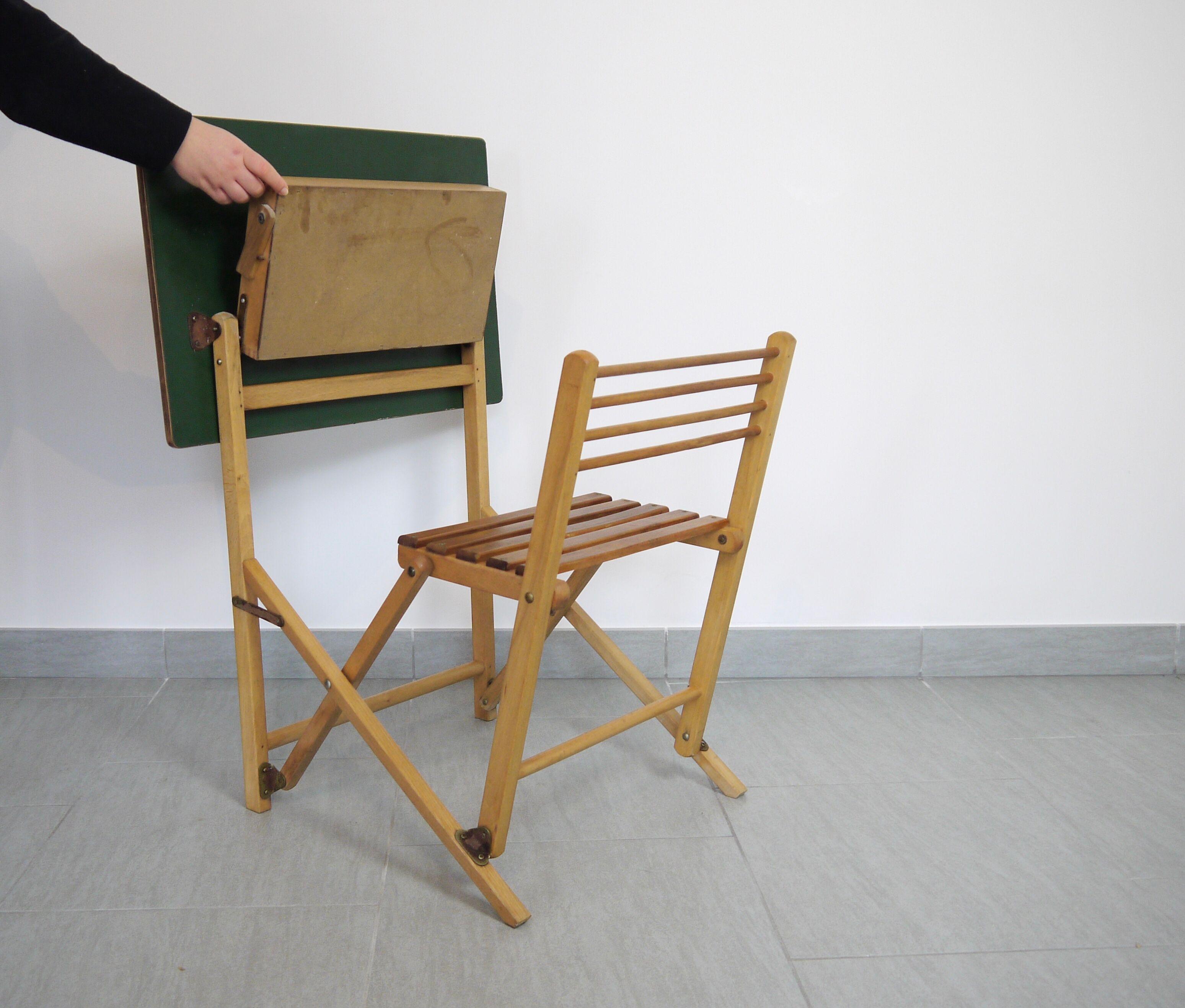 Child office folding with locker and Blackboard