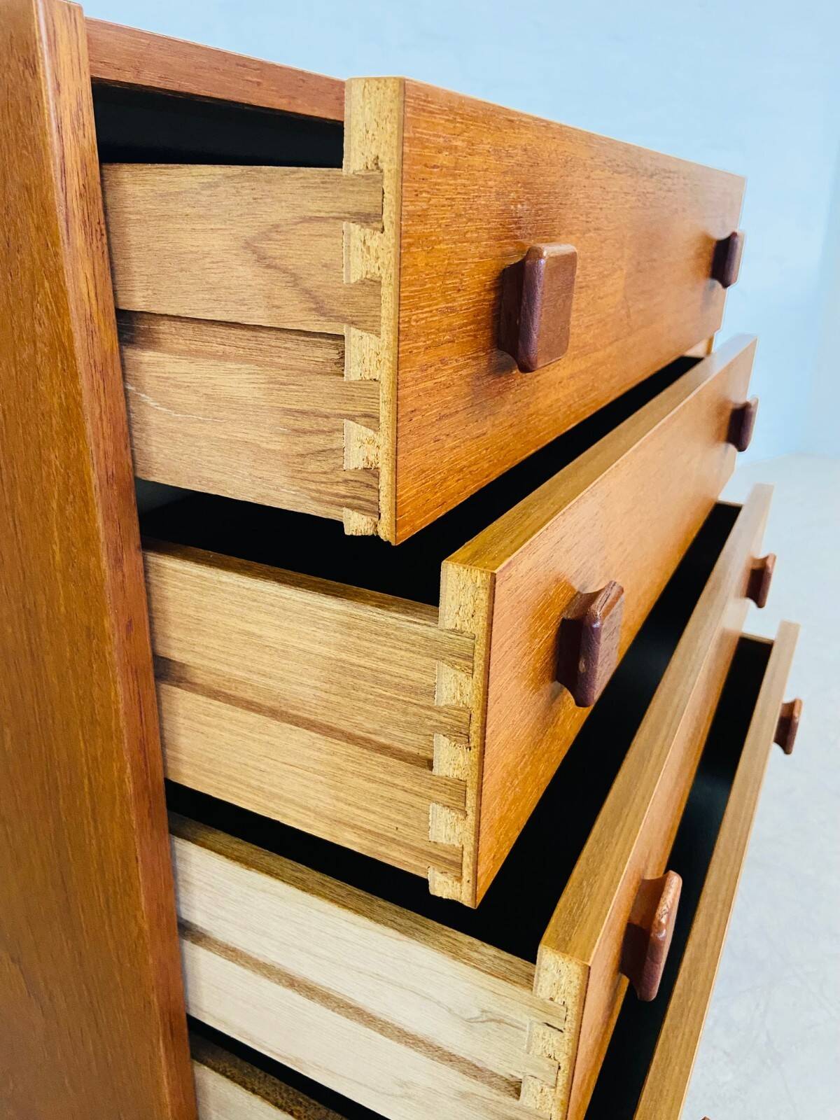 Buffet danois rétro vintage en teck du milieu du siècle par Domino Møbler