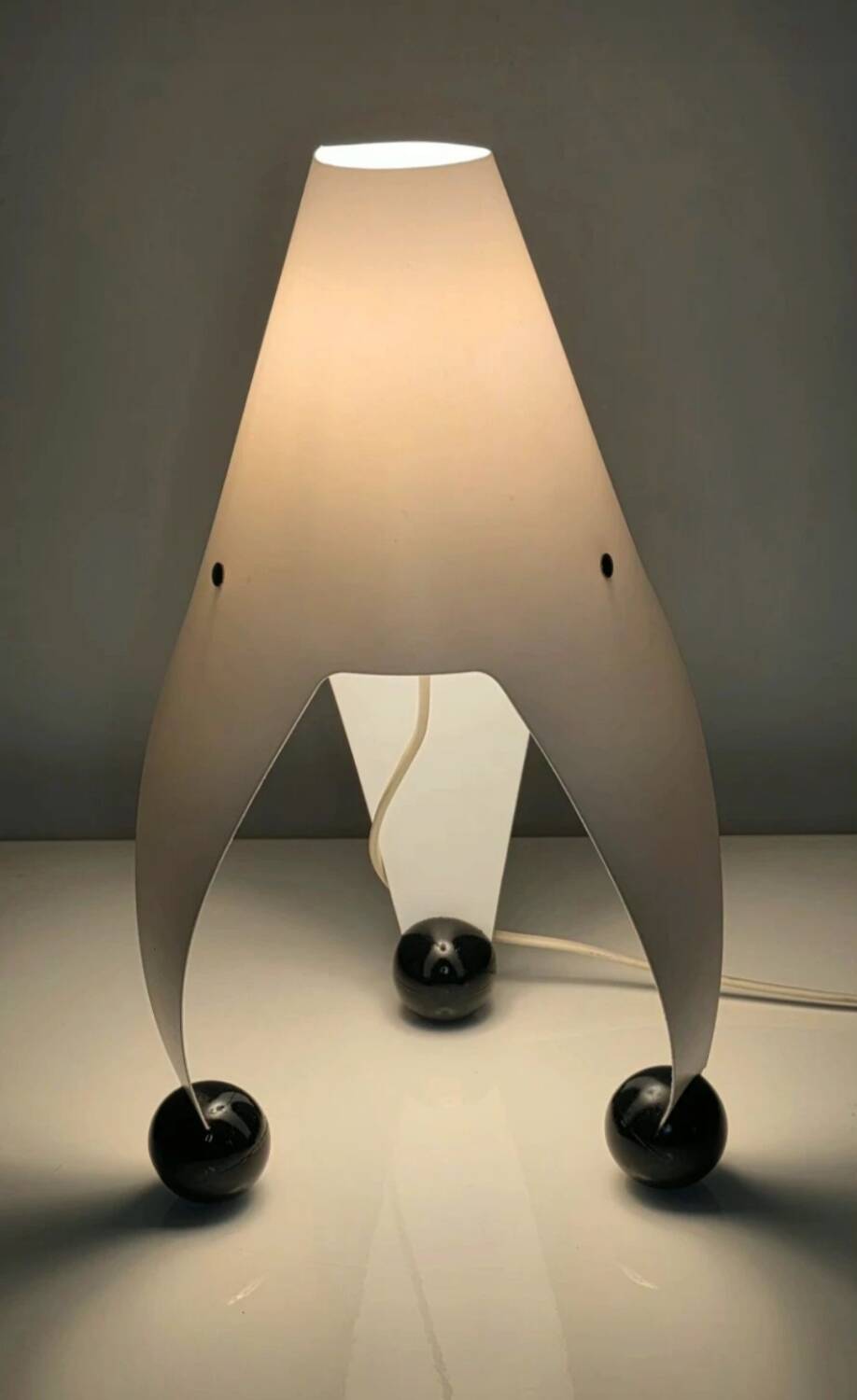 1980s tripod lamp, vintage