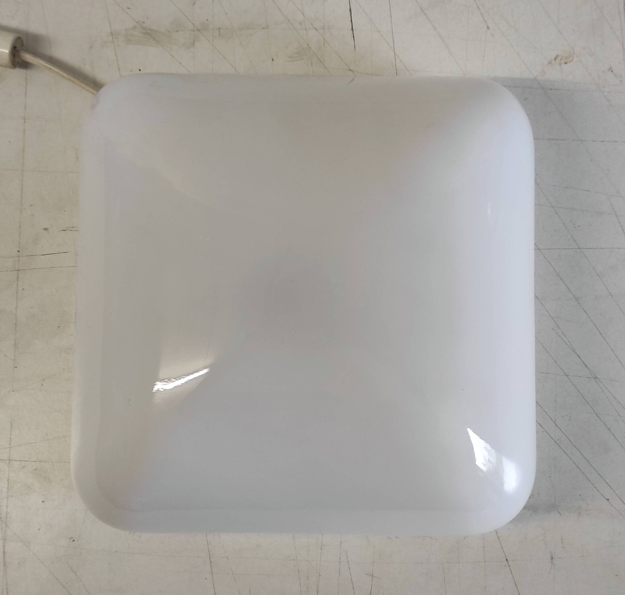 Plafonnier ou applique globe opaline carré - mid. XXeme