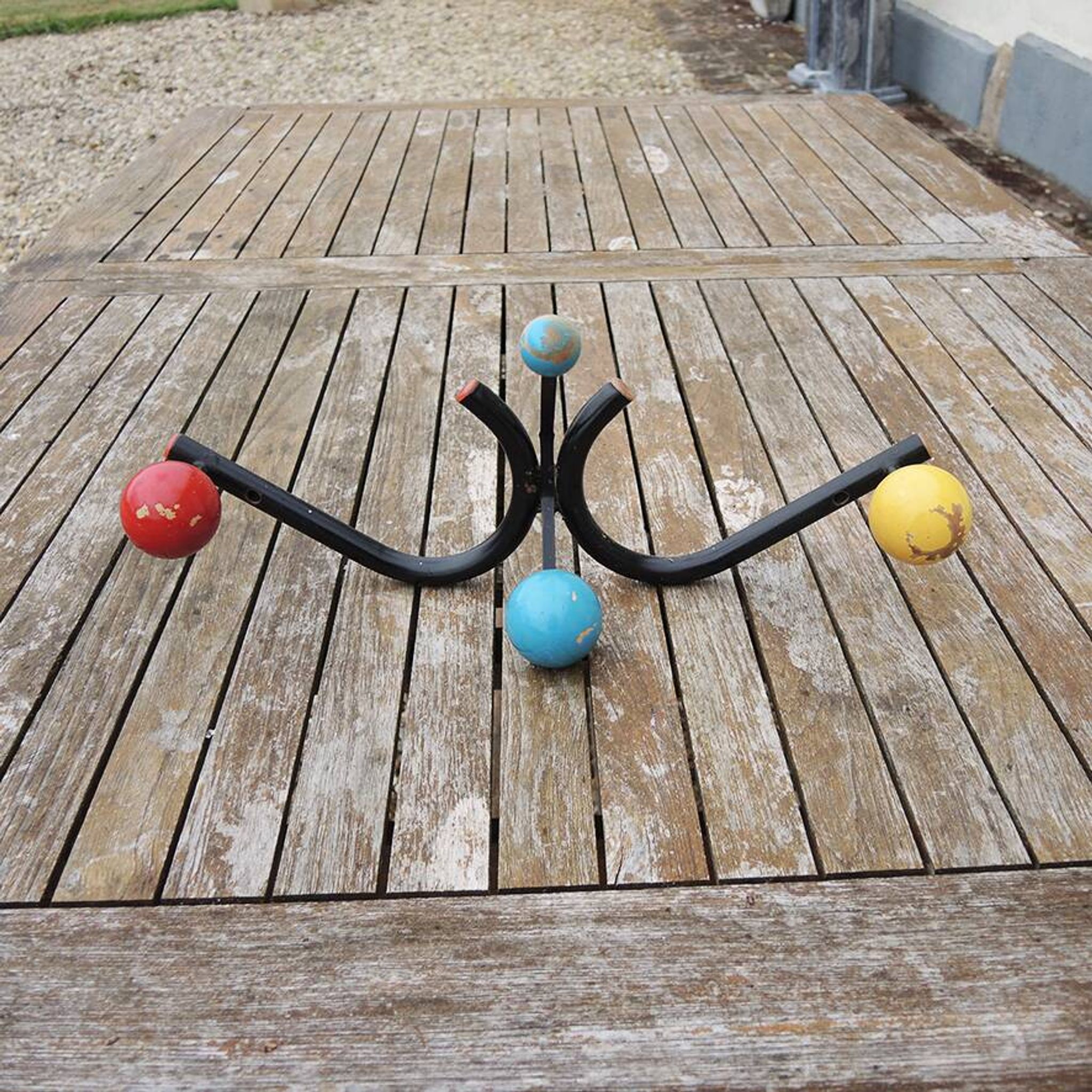 Porte-manteau mural 4 boules multicolores ancien
