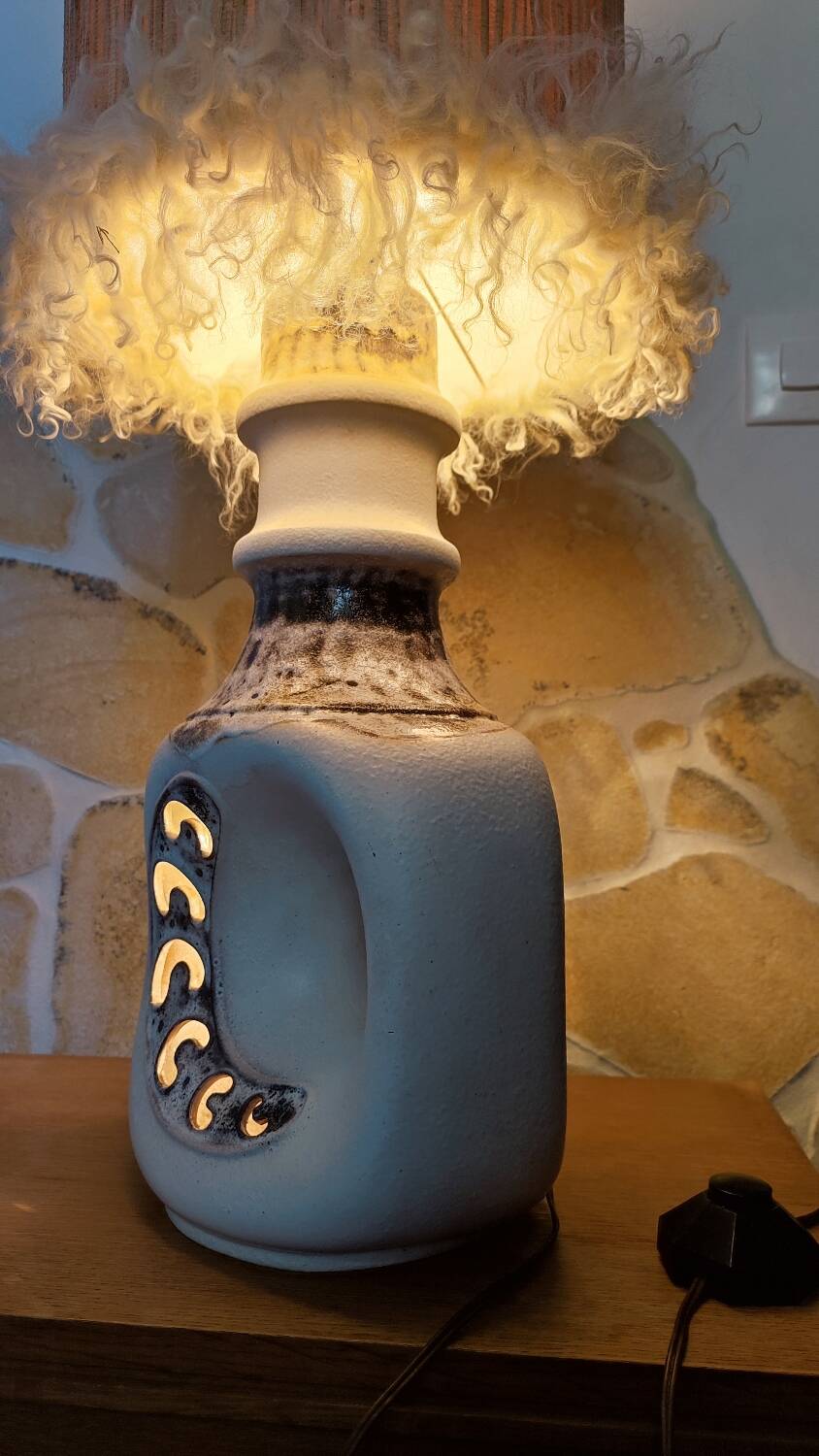 Openwork earthenware lamp