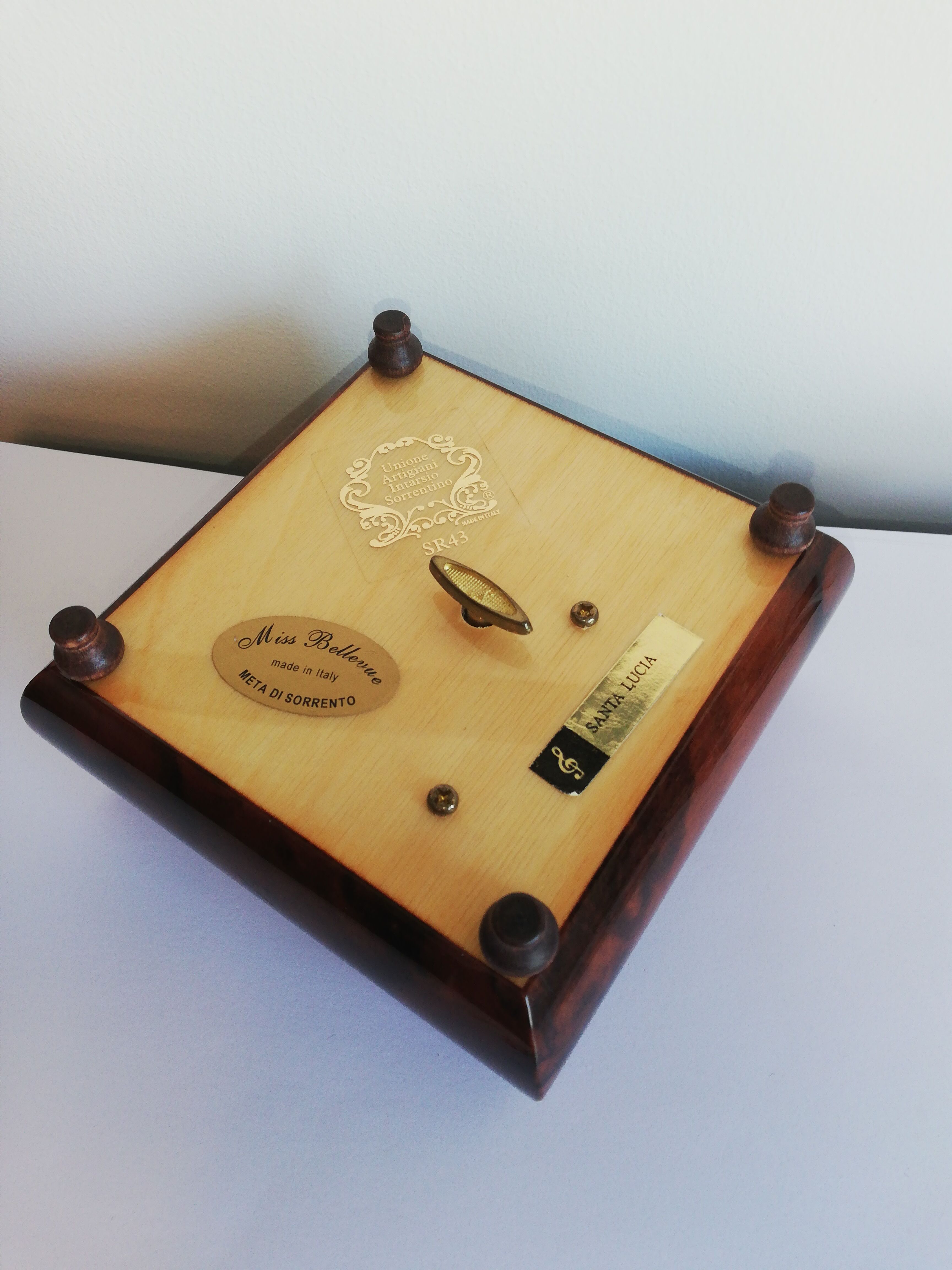 Sorrento Italy musical jewelry box