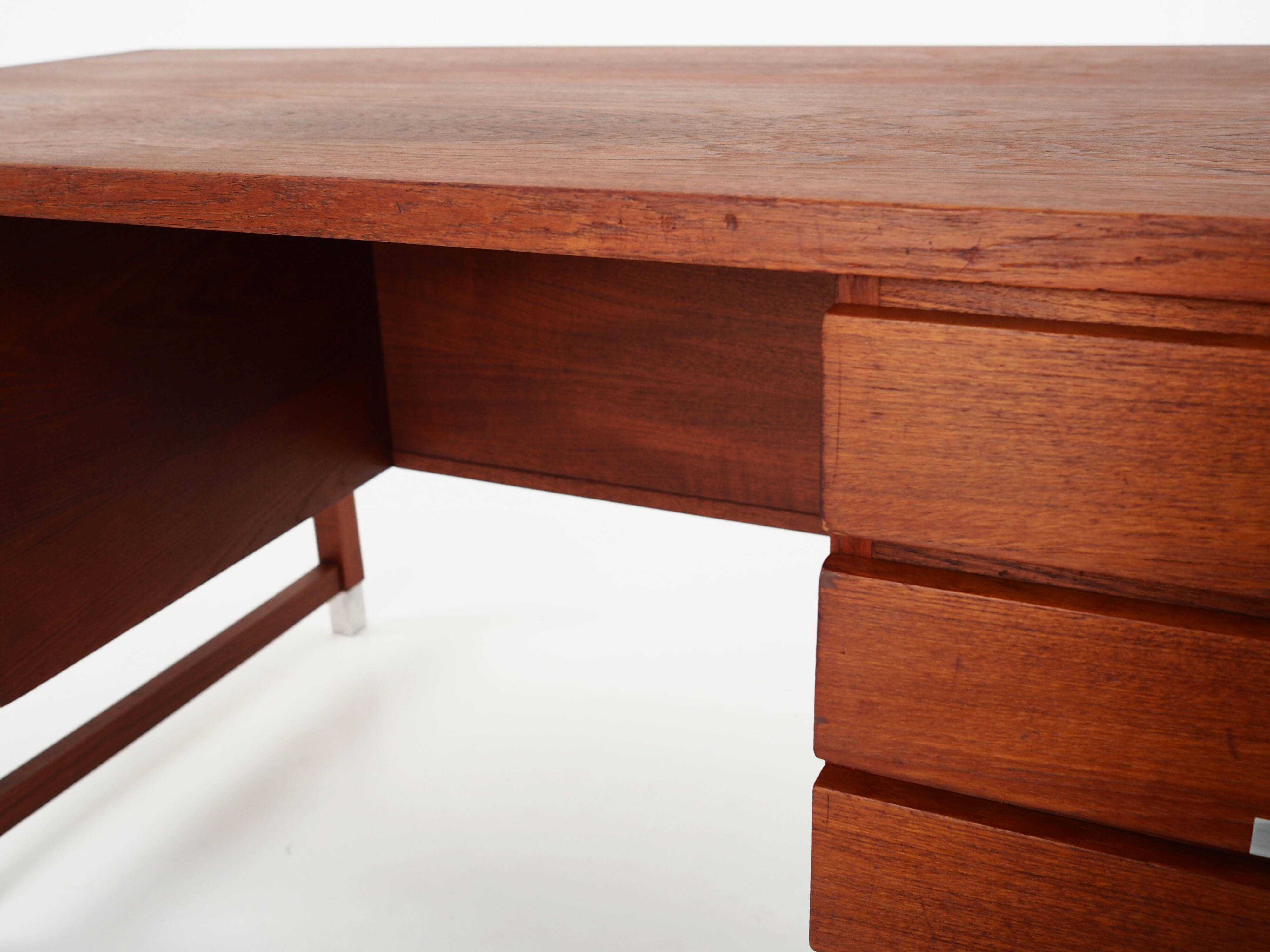 Teak desk, Danish design, 1970s, manufacturer: Eigil Petersens Møbelfabrik