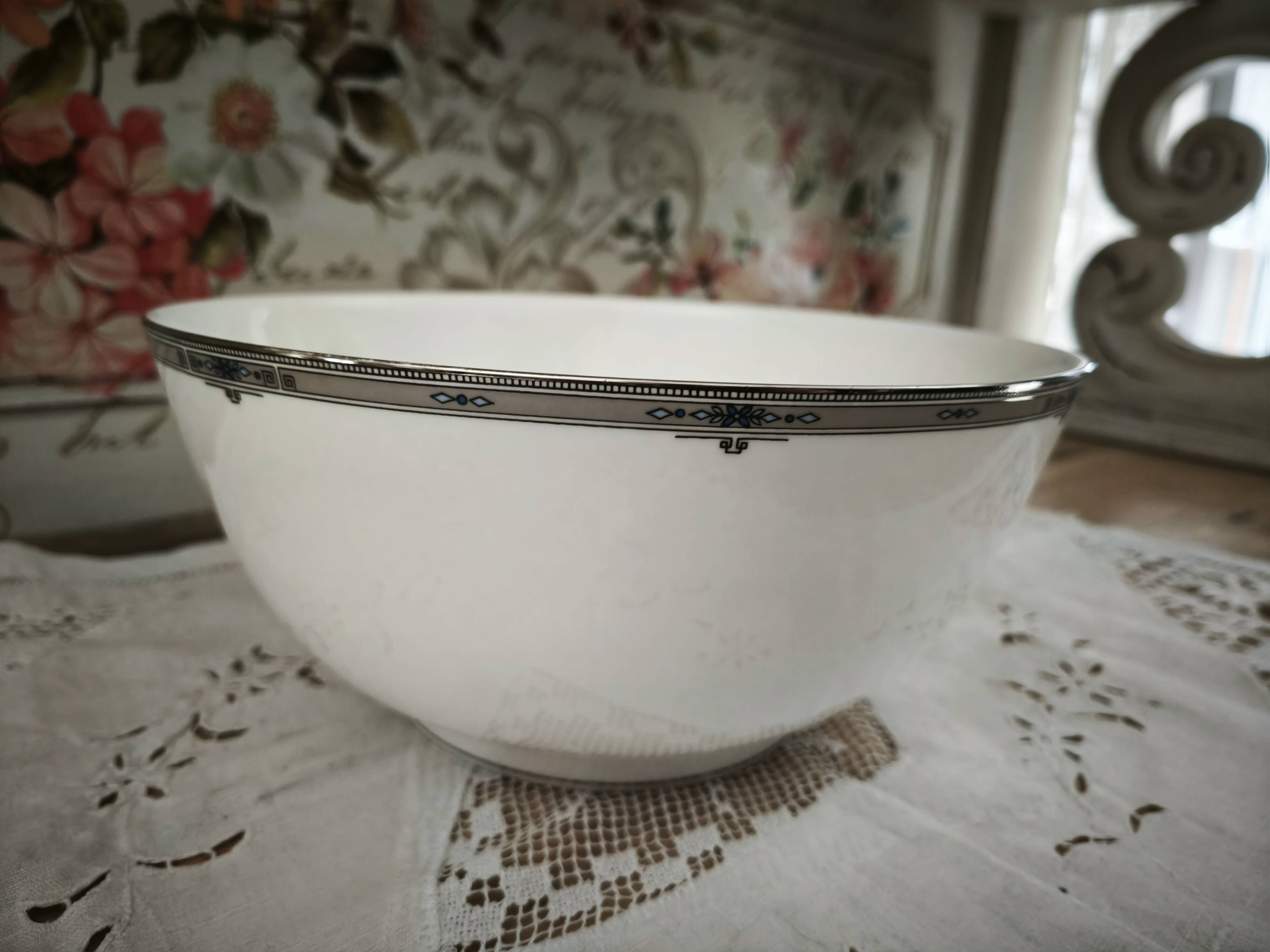 Wedgwood Amherst model porcelain salad bowl