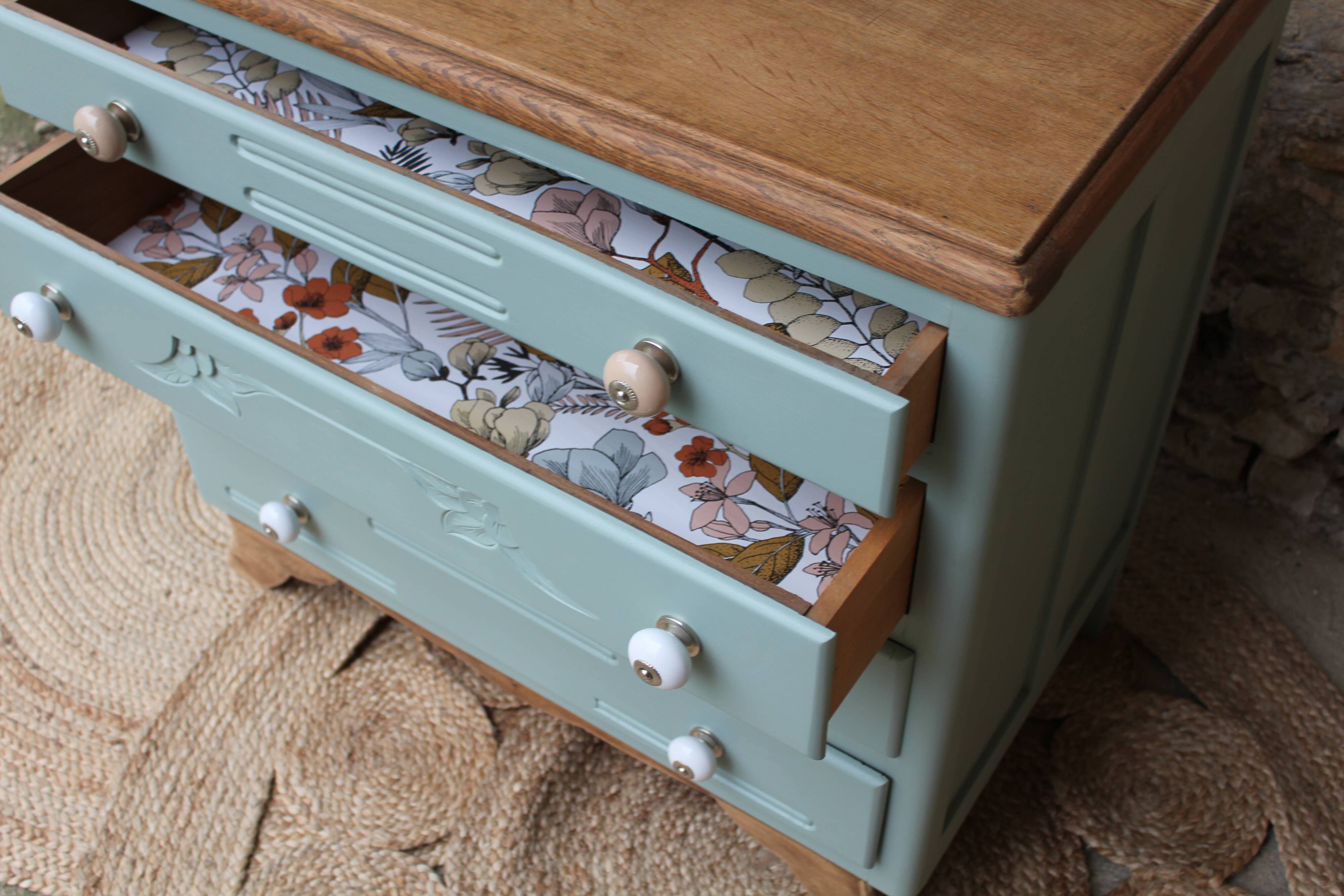 Chest of drawers