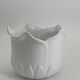 Cache pot en forme de tulipe porcelaine blanc vintage