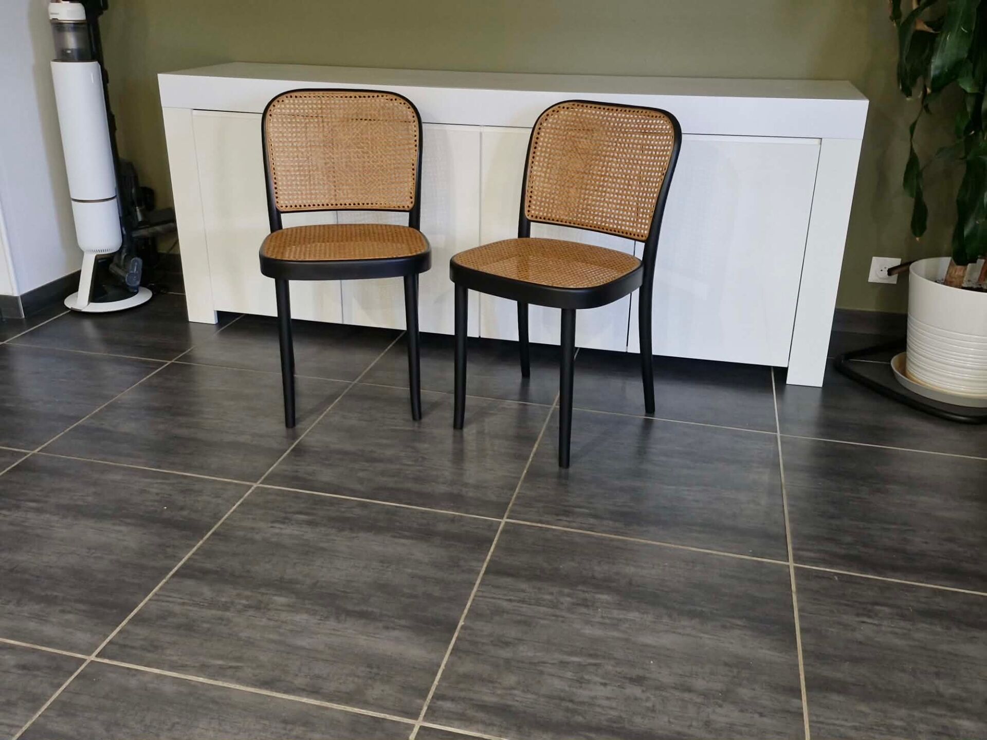 Set of 2 chairs no. 811 after Hoffmann, 1990s