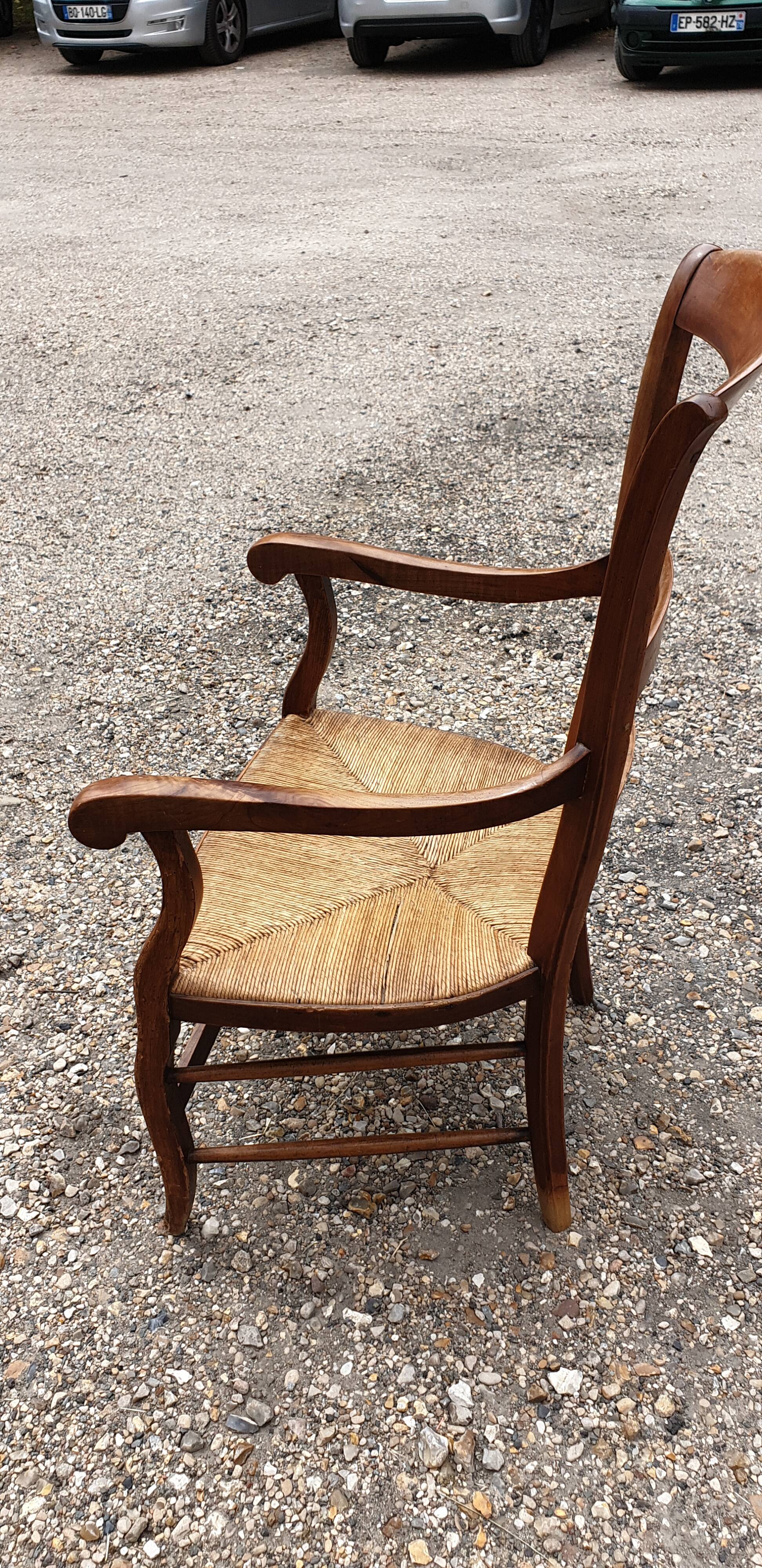 Rustic straw armchair