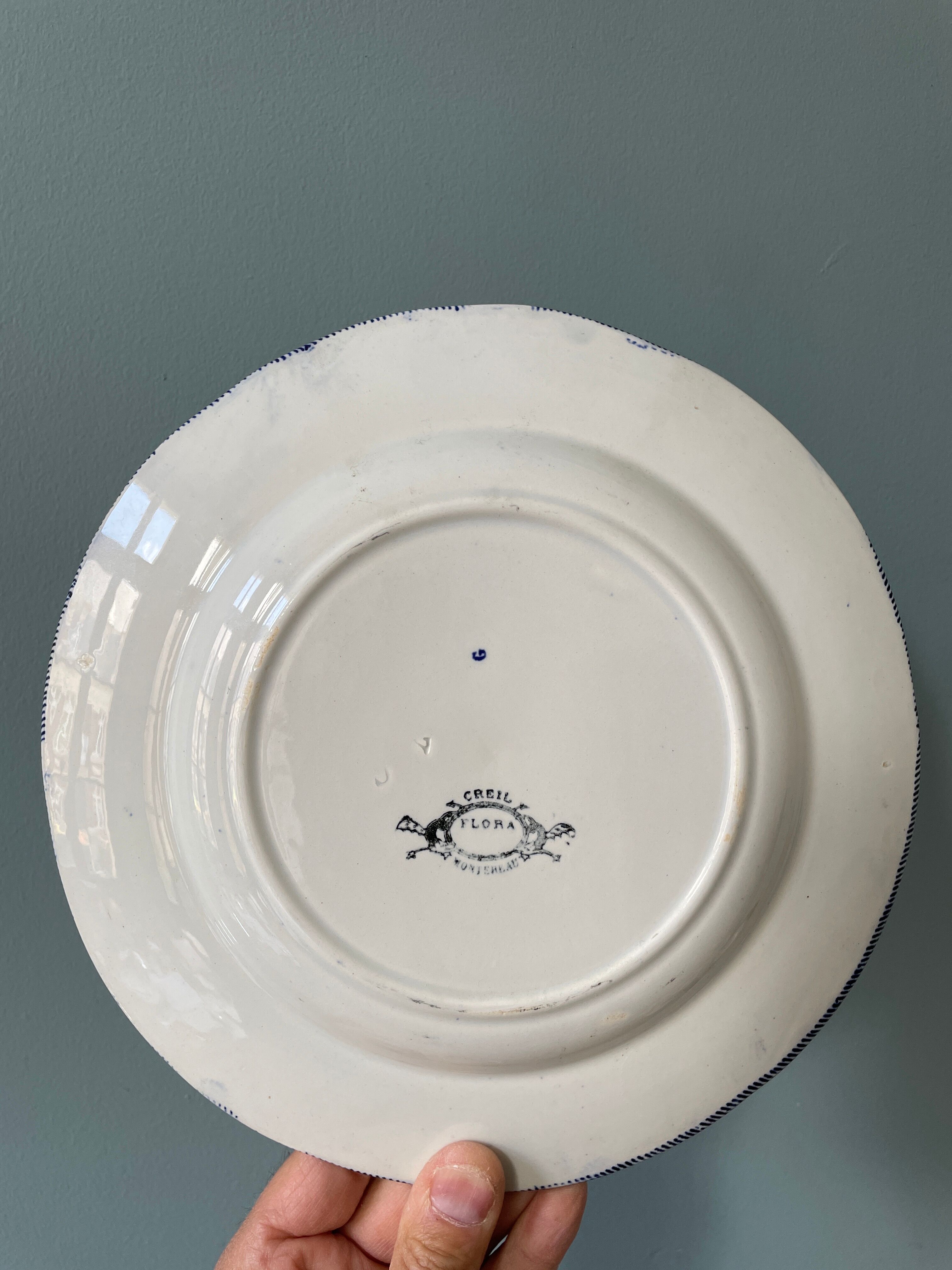 Set of 4 flat plates Creil and Montereau, Flora model