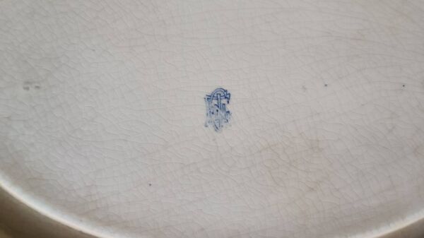 Plat ovale camaïeu de bleu en faïence de Gien