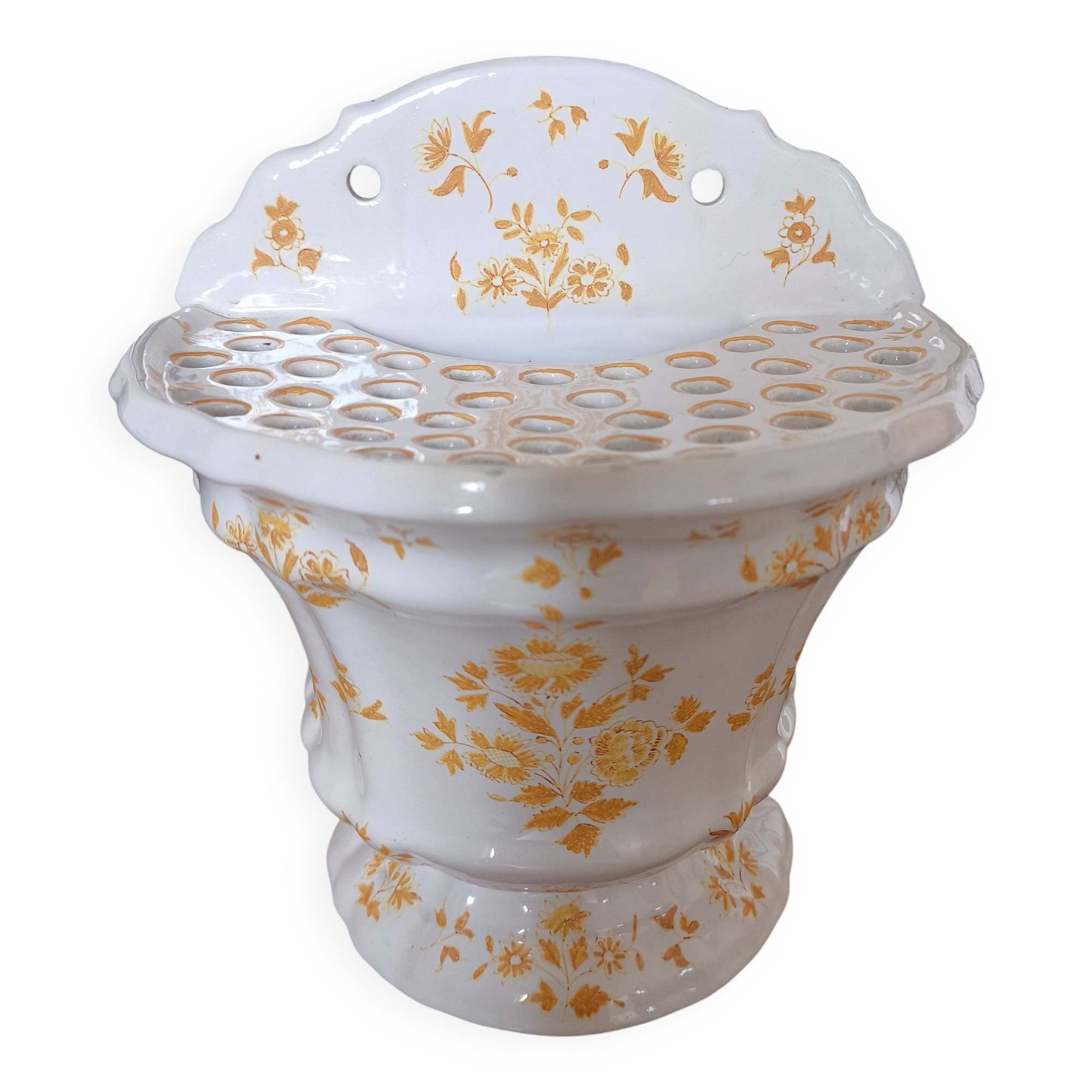 Bouquet holder / flower holder in Moustiers earthenware