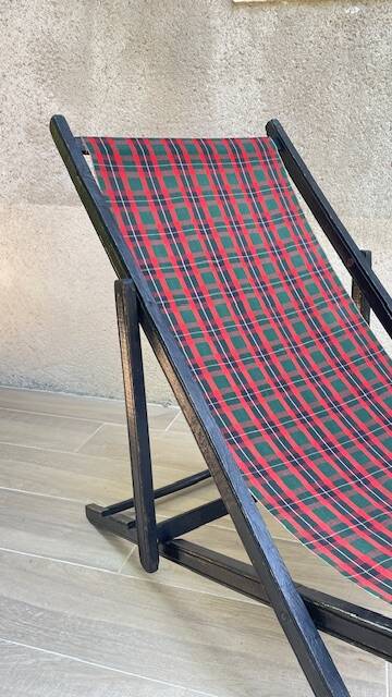 Vintage folding deck chair
