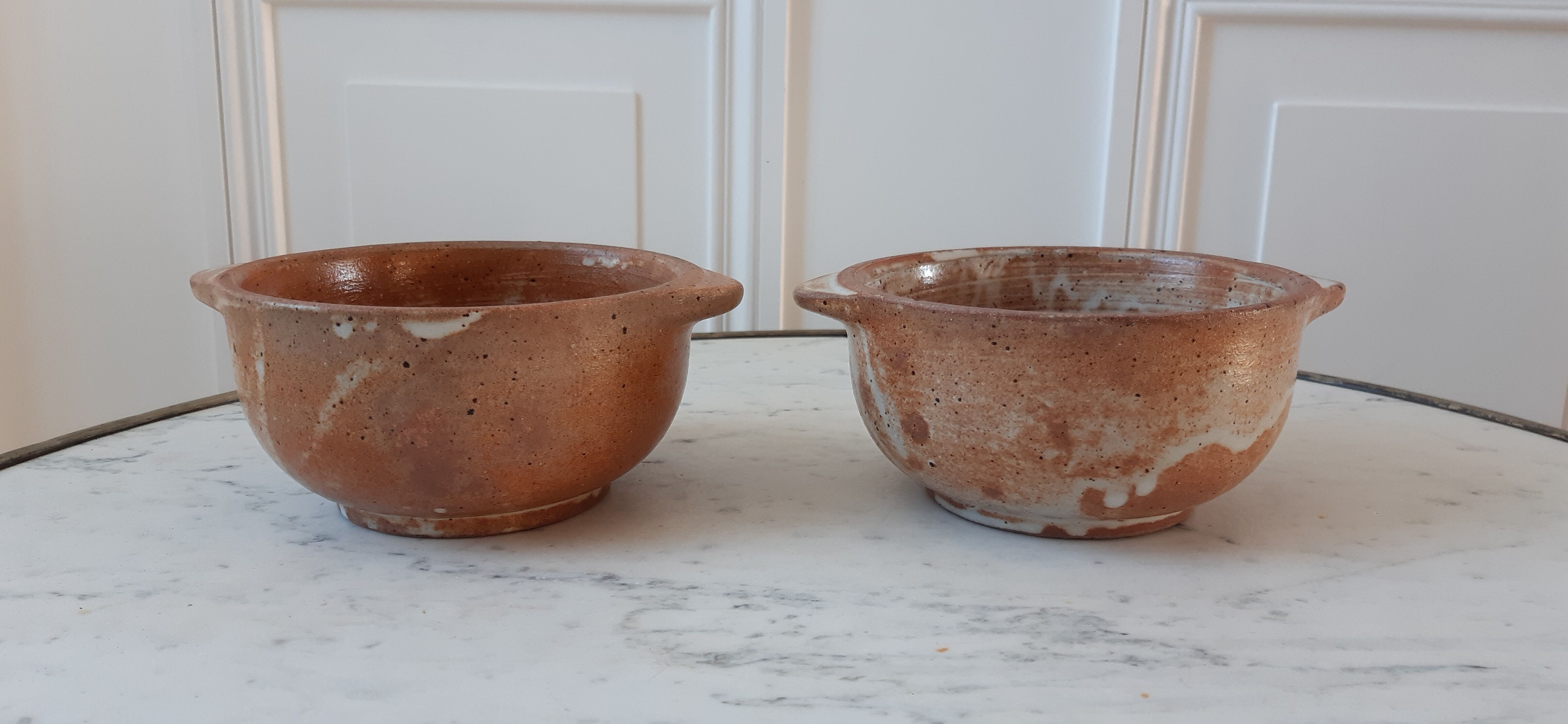 Duo of ear bowls in artisanal sandstone 70s