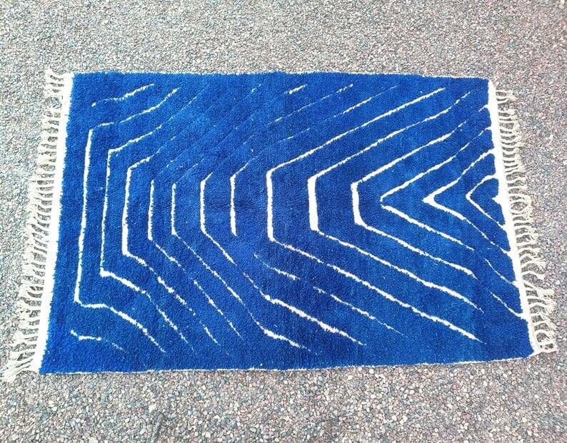 Tapis berbère beni ouraine sur commande traditionnelle taille 150/250 cm