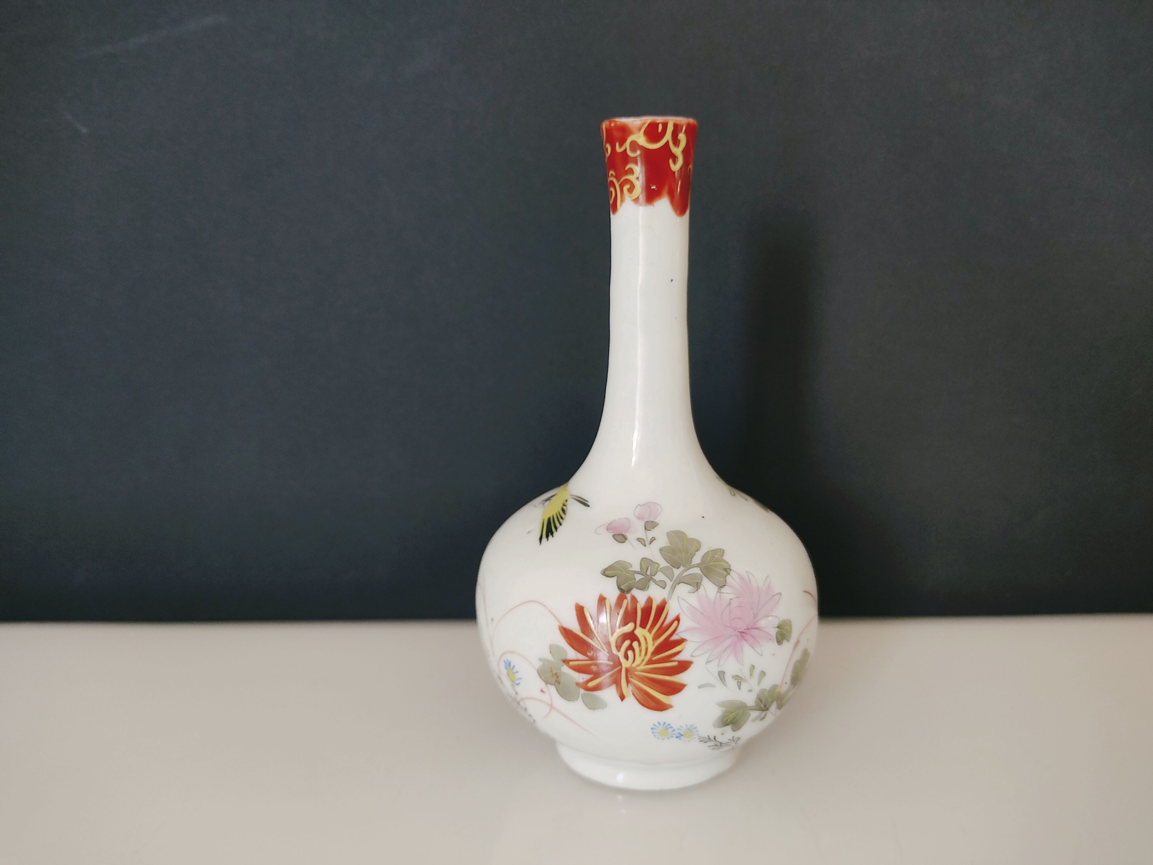 Vase soliflore Japanese porcelain decoration flowers and hand-painted bird
