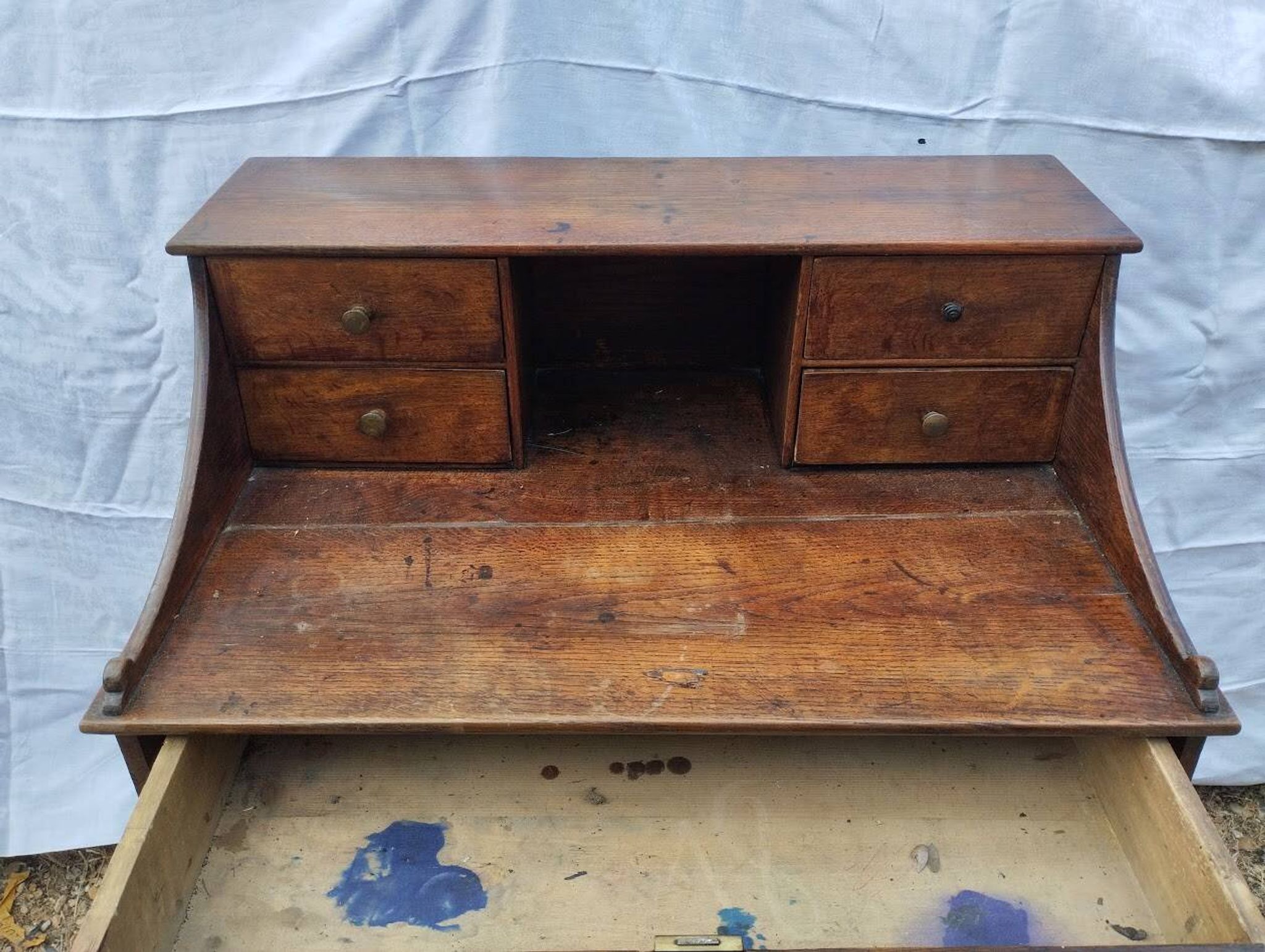 Victorian oak graduated desk – circa 1890-1910.