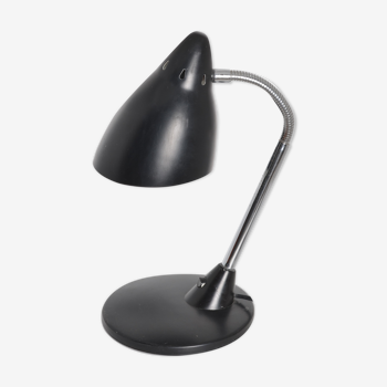 Articulated desk lamp