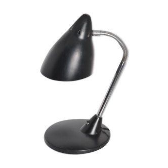 Articulated desk lamp