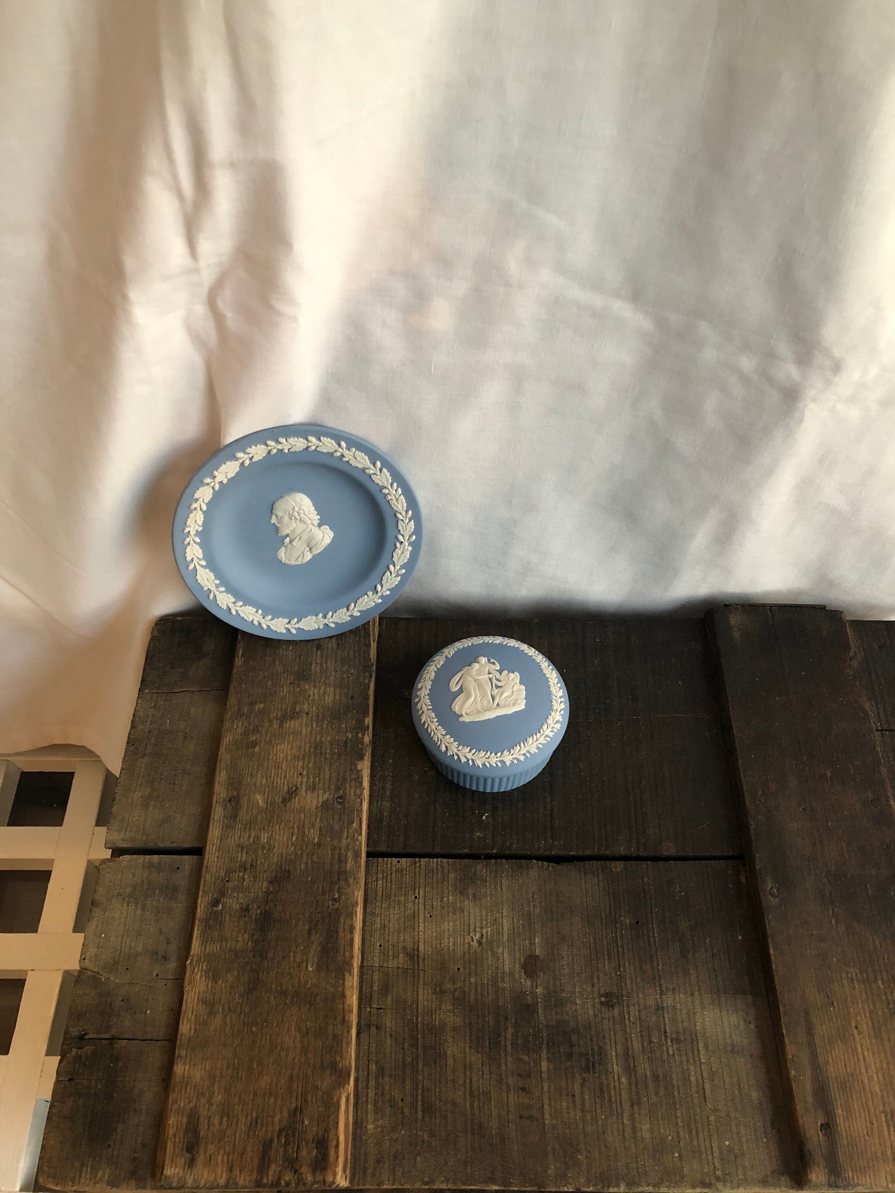 Boite et coupelle en porcelaine de Wedgwood