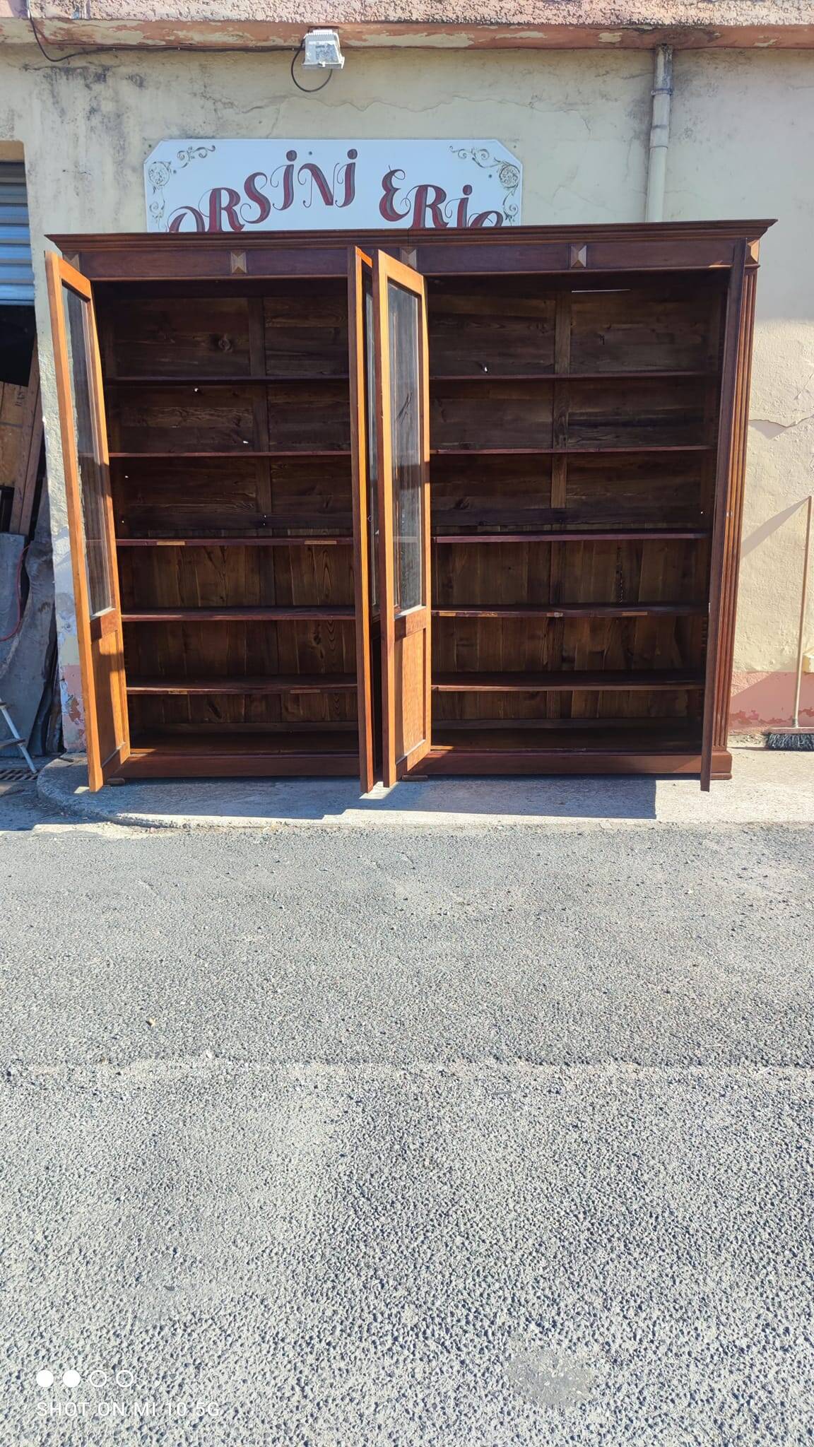 4-door bookcase in solid walnut circa 1880