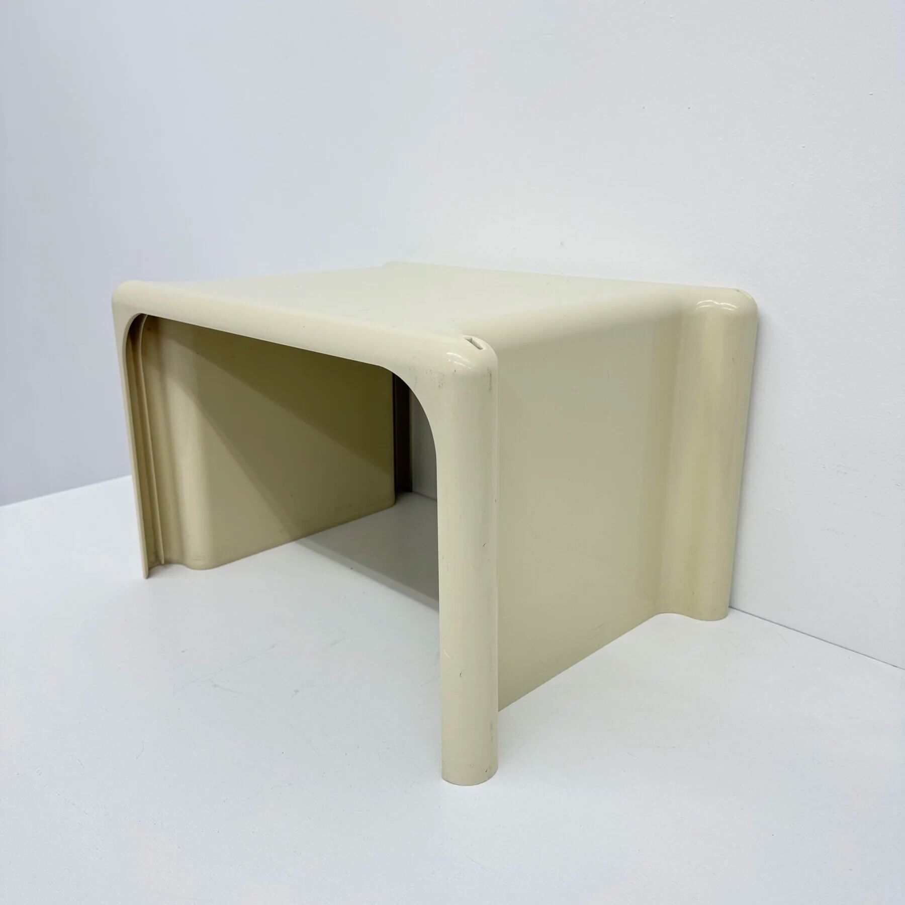 Italian modern plastic side table by Giotto Stoppino for Elco Scorze, 1970s