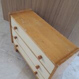 Commode de poupée jouet et meuble