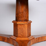 Table à manger pliante antique, fabriquée au 19ème siècle en Tchéquie. Restauré.