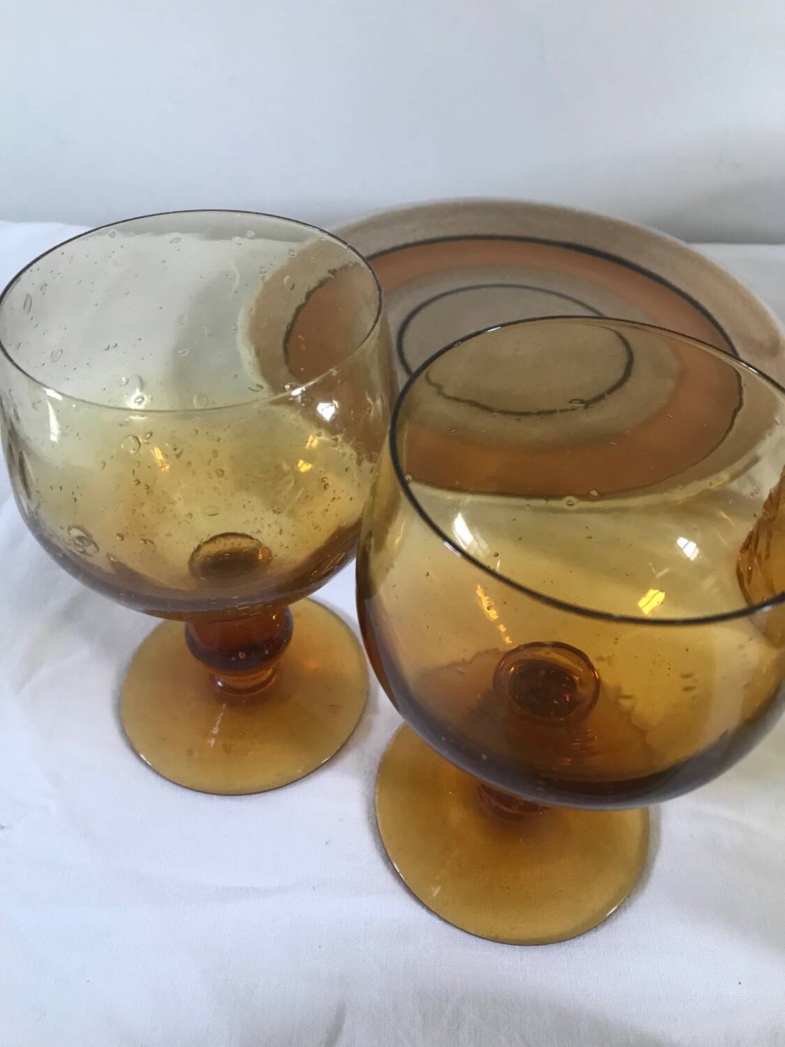 Head to head plates and glasses