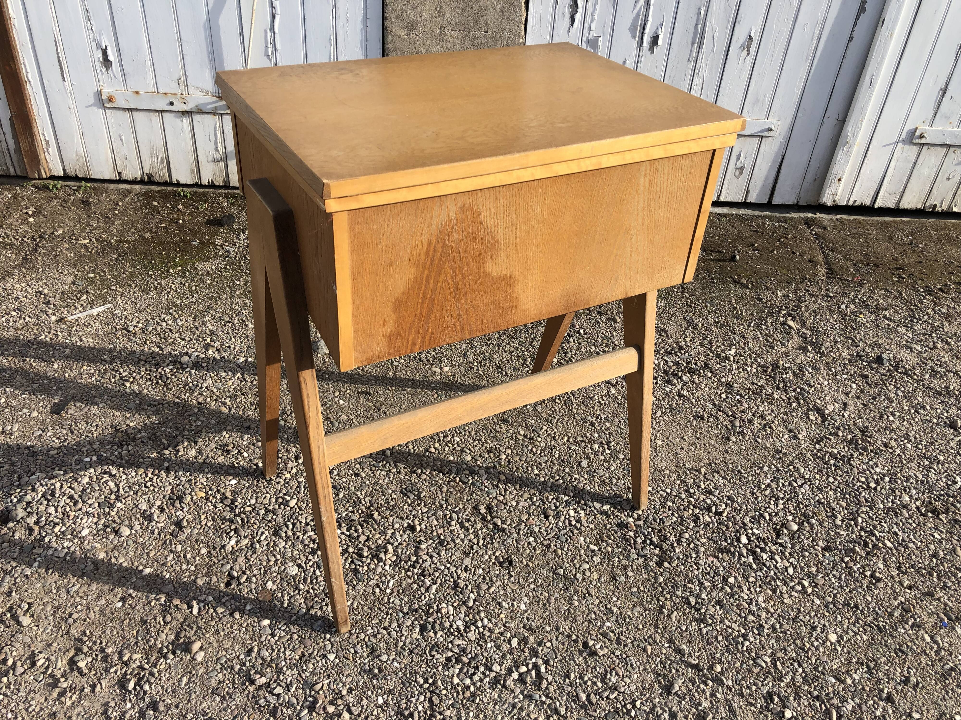 Oak desk years 60