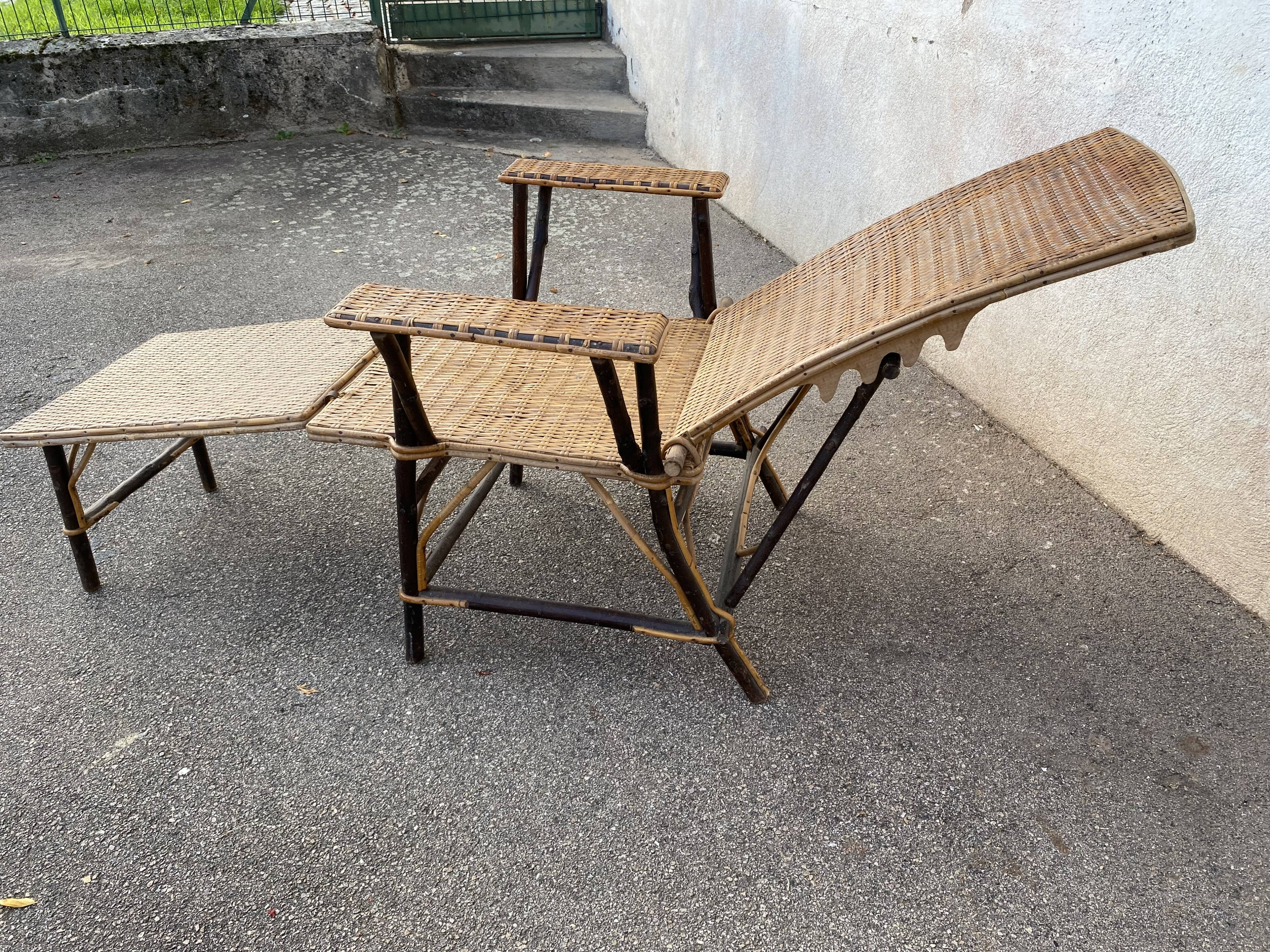 Wicker chaise longue