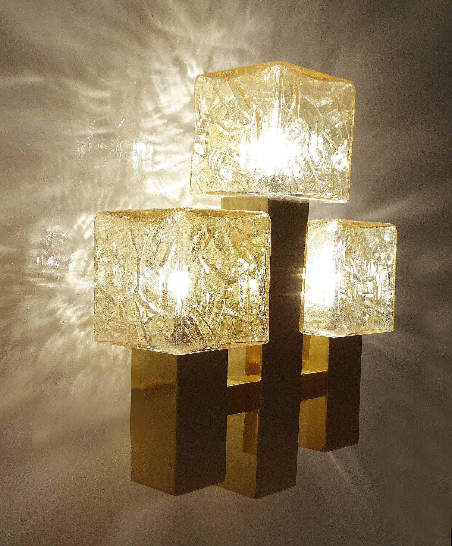 Wall lamp vintage kalmar austria, brass & glass, 70s