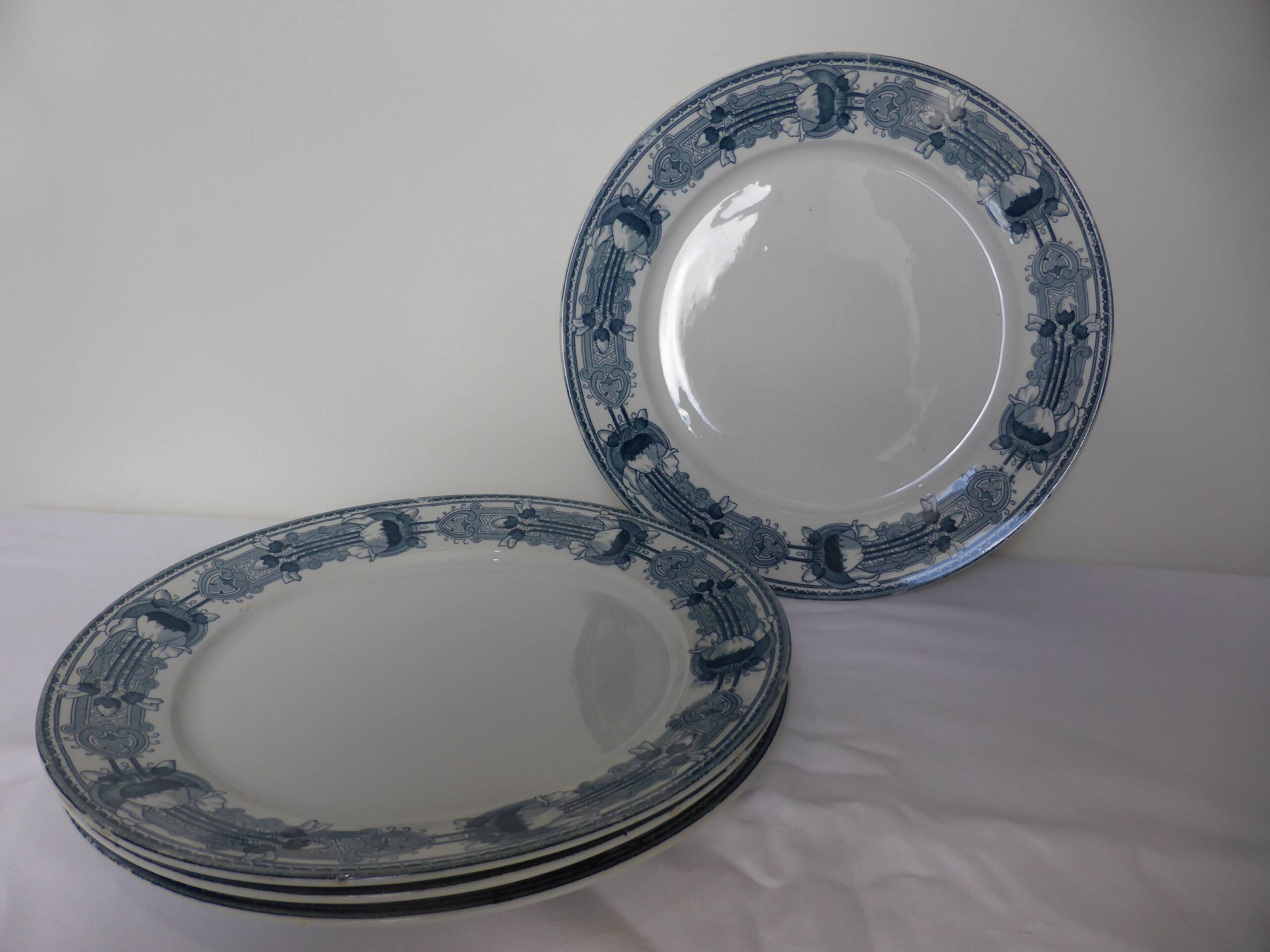 4 vintage dinner plates from CM&C, Massena model 220604