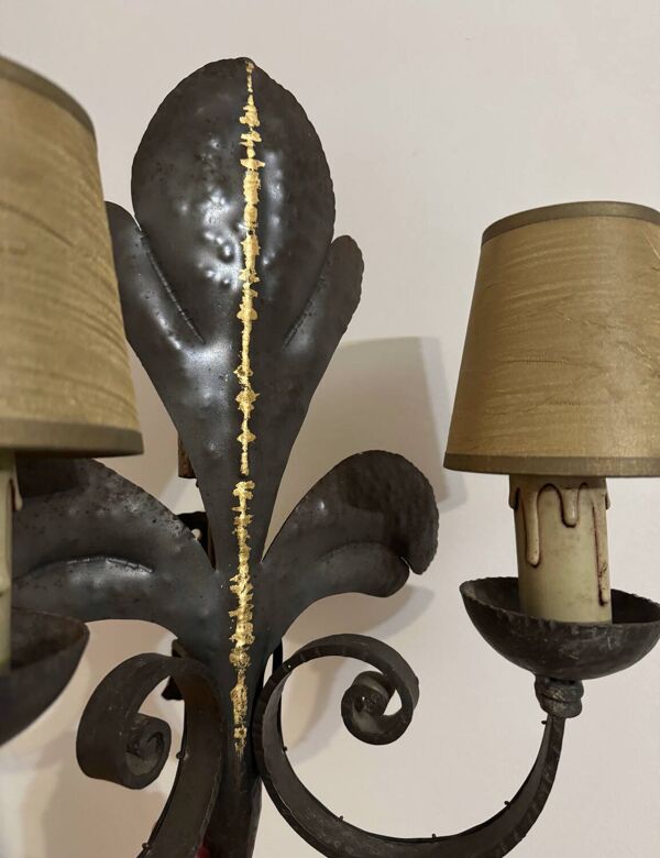 Grande applique fleur de lys fer forgé années 60