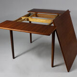 Table extensible danoise en teck années 1960