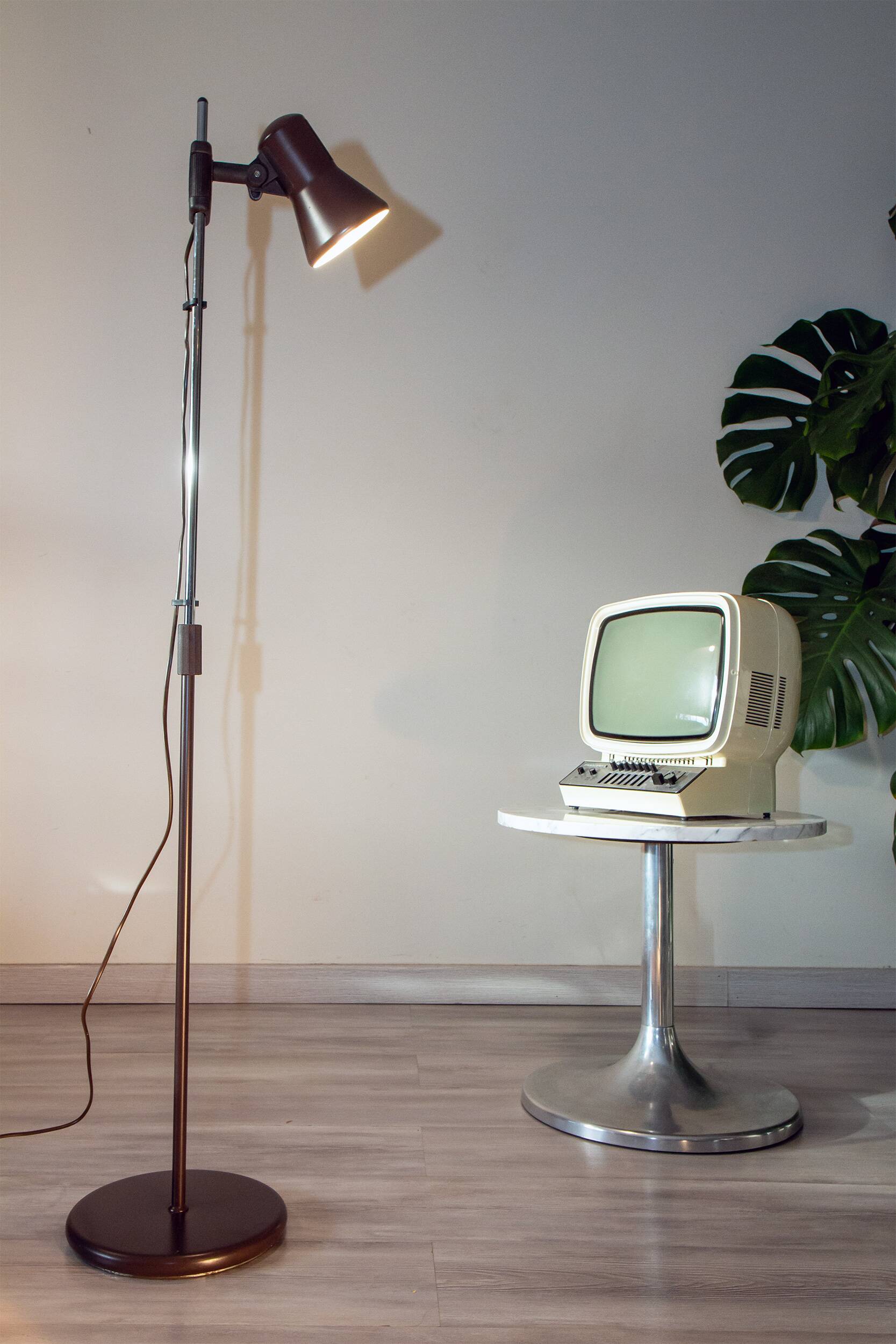 Minimalist floor lamp, adjustable spotlight, Germany 1970-80