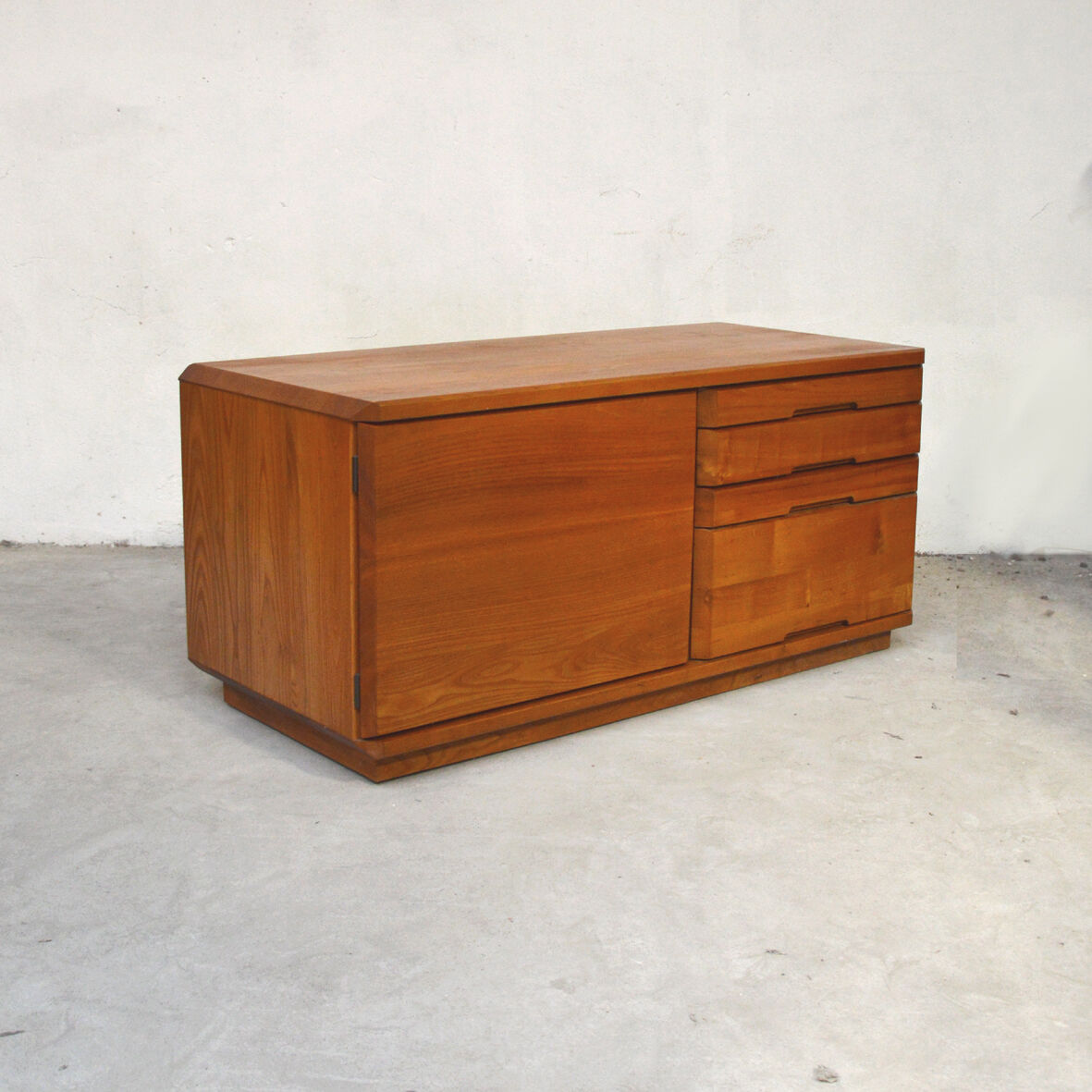 R40 sideboard by Pierre Chapo, 1970