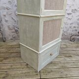 Armoire en bois patiné