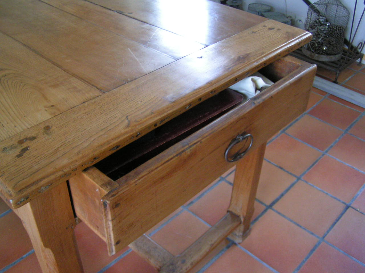 Farm table