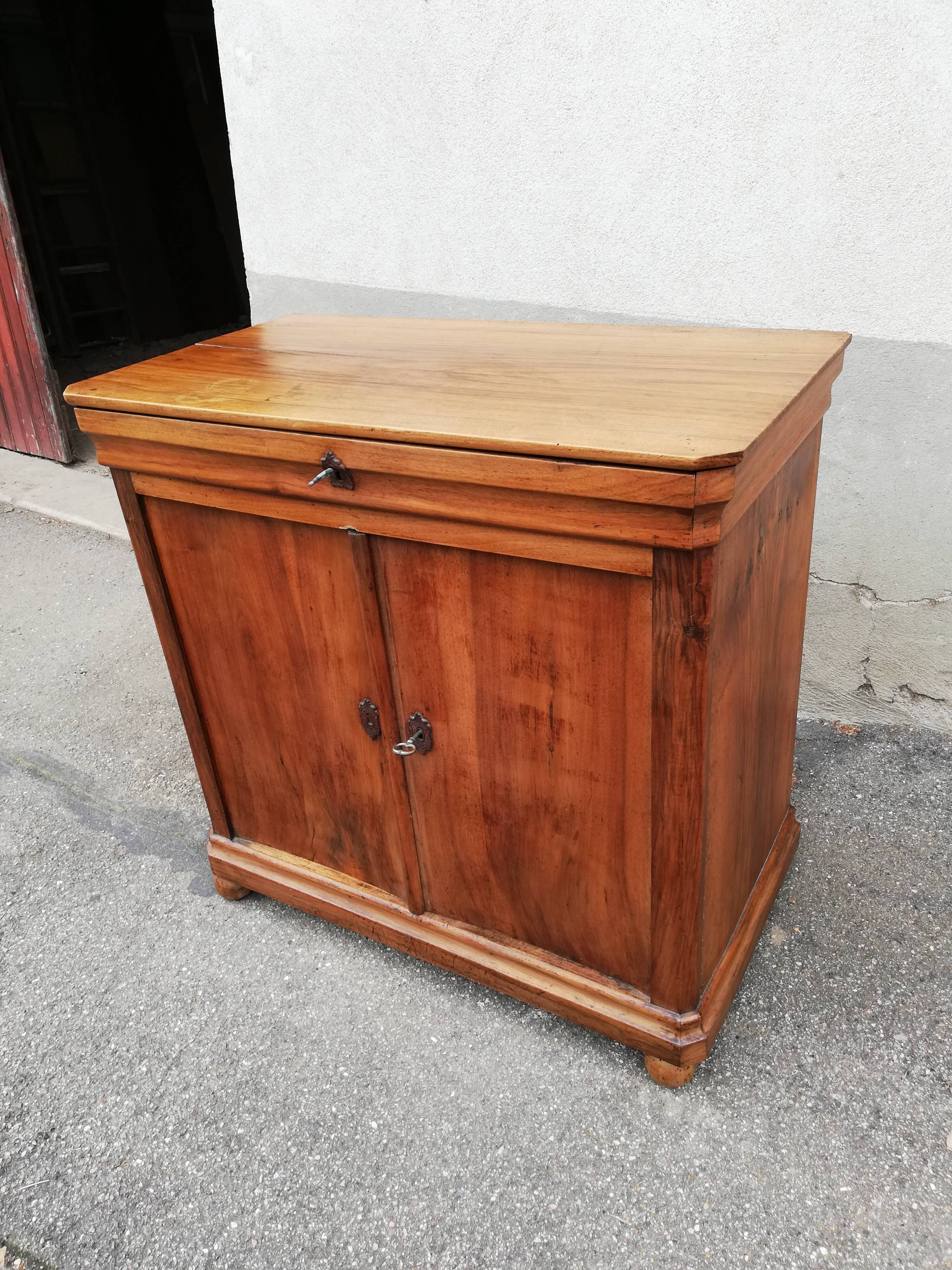 Old walnut buffet 2 doors 1 drawer