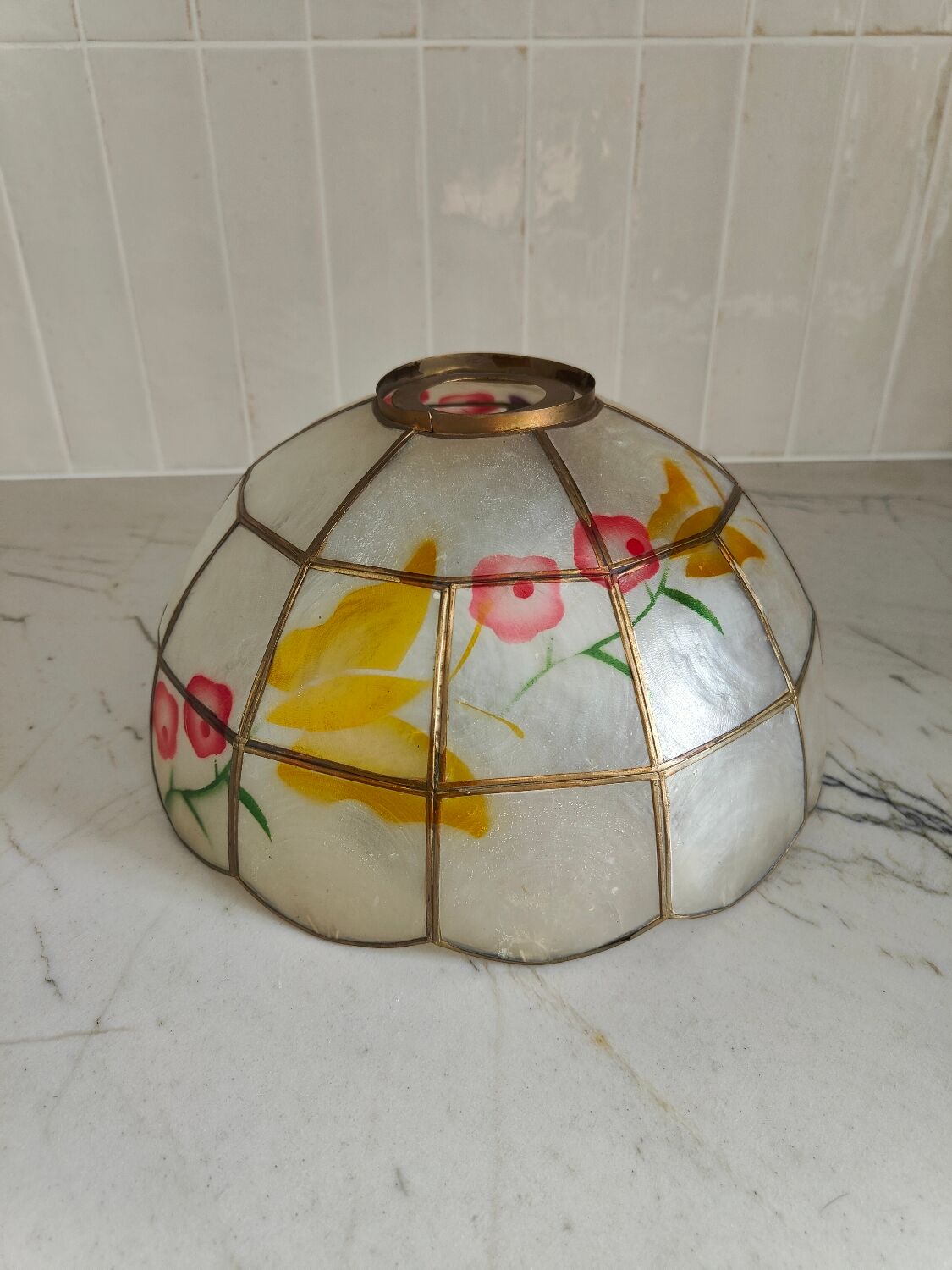 Mother-of-pearl lampshade