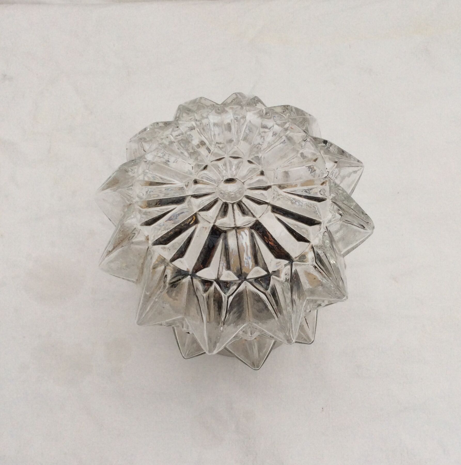 Vintage glass globe size: height -17cm- low diameter -10.5cm-