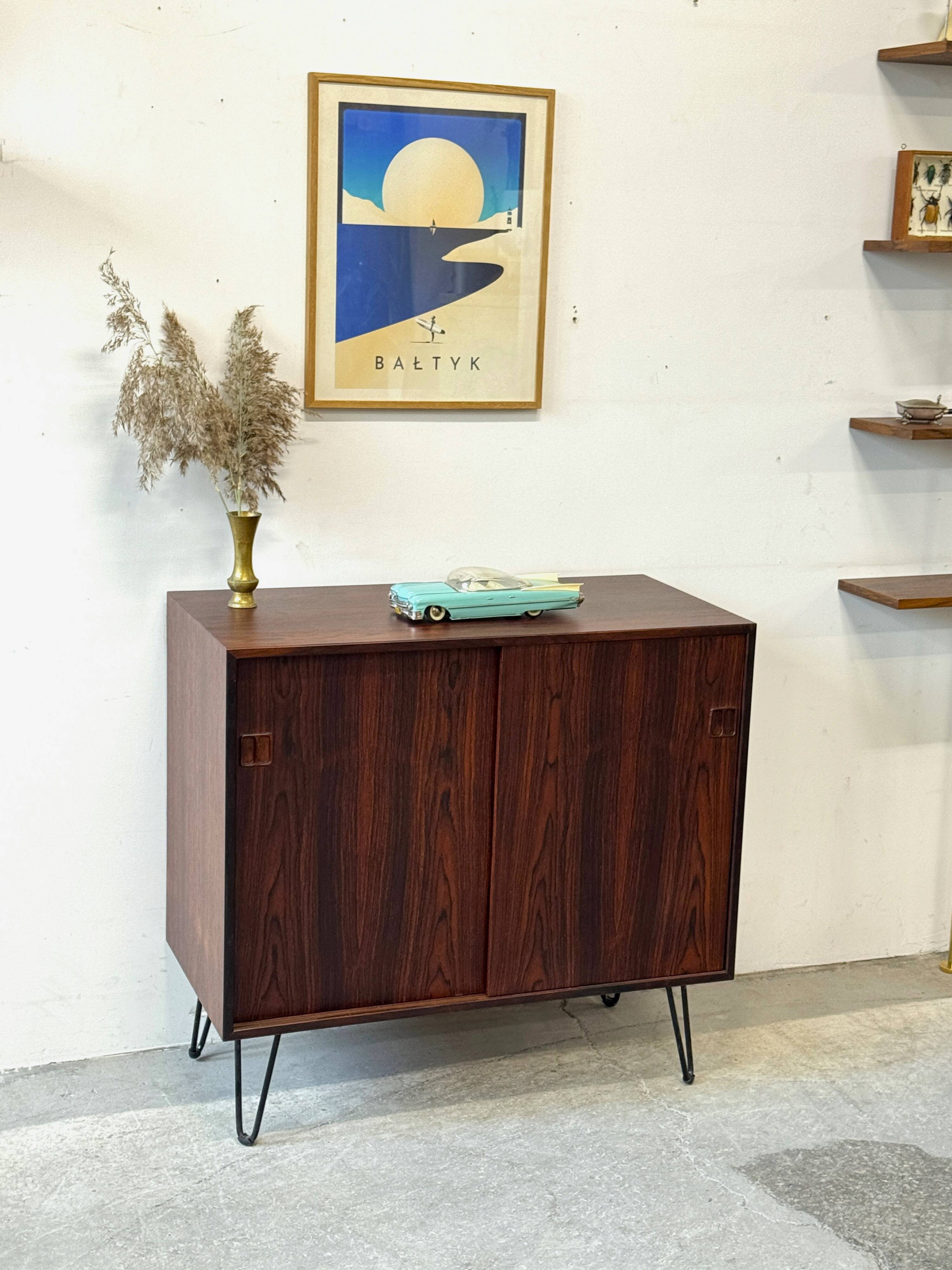 Rosewood Cabinet, Denmark 1960s/1970s, VNTG, Mid-C Modern