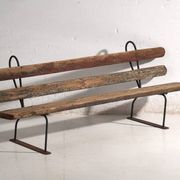 Banc ancien en fer et bois de pin – Europe centrale, vers 1920