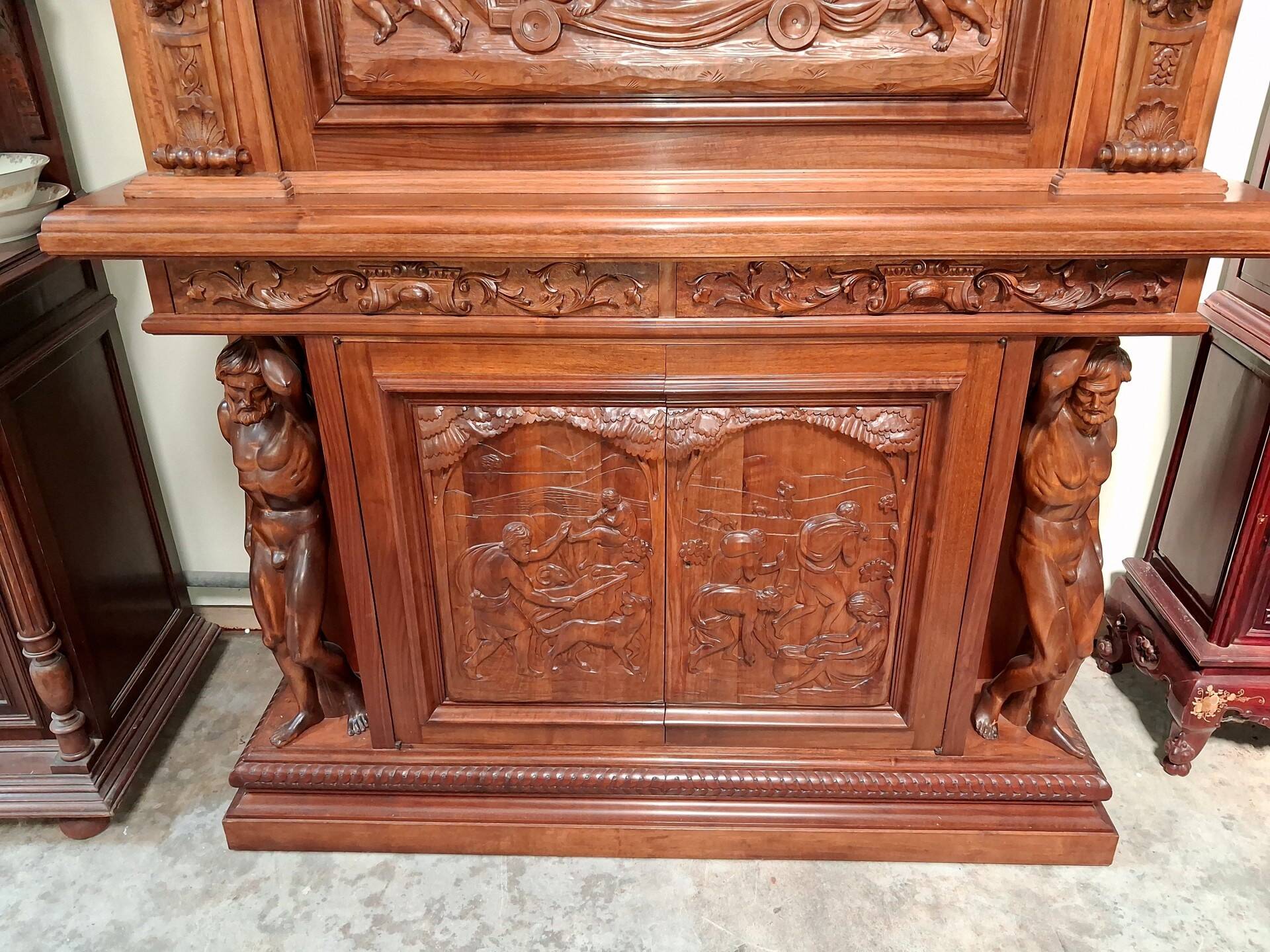 Secrétaire à abattant de style Renaissance, XIXe siècle