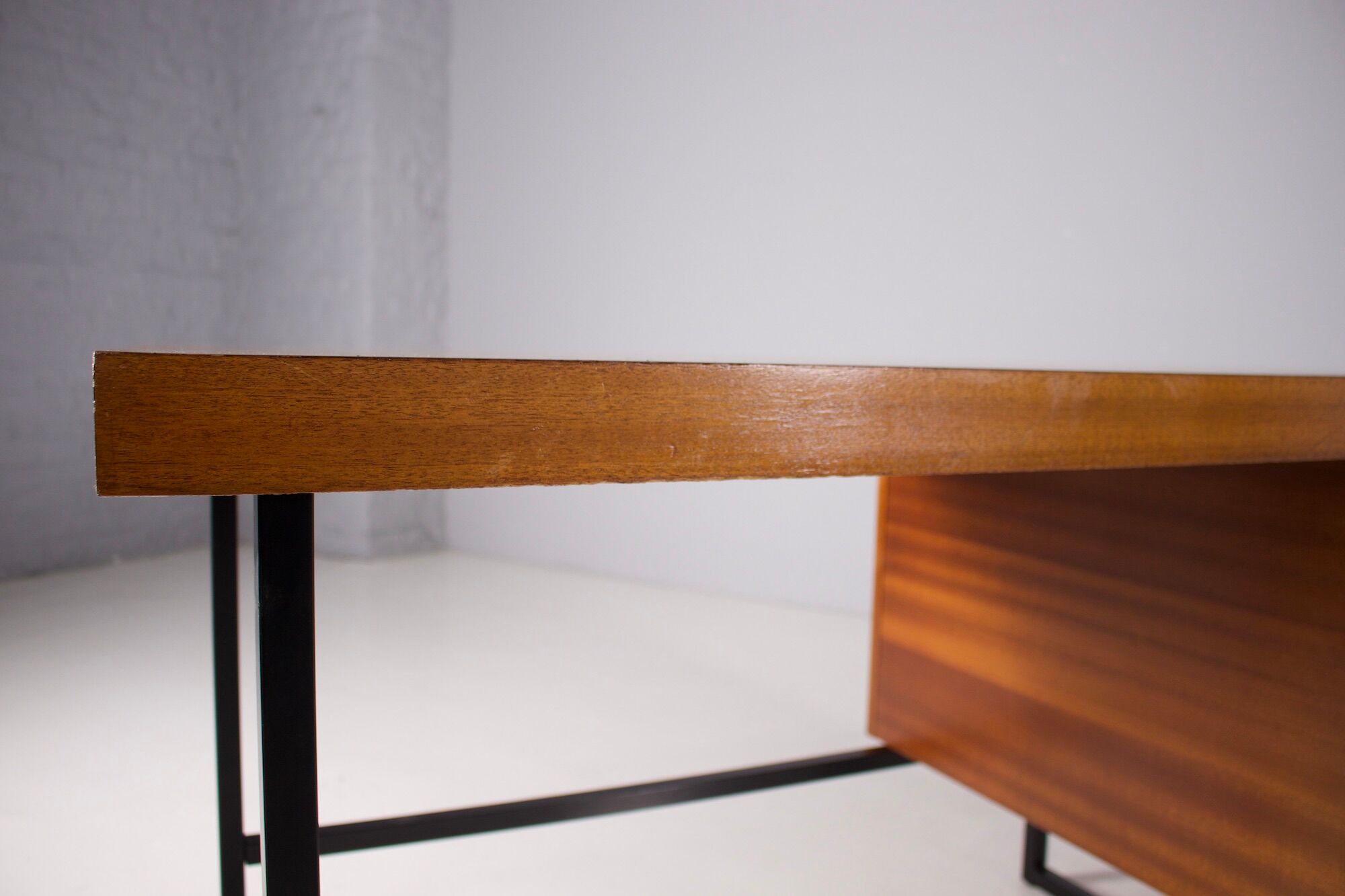 "Standard" office by Pierre Guariche