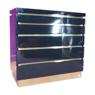 Black lacquered rag and brass