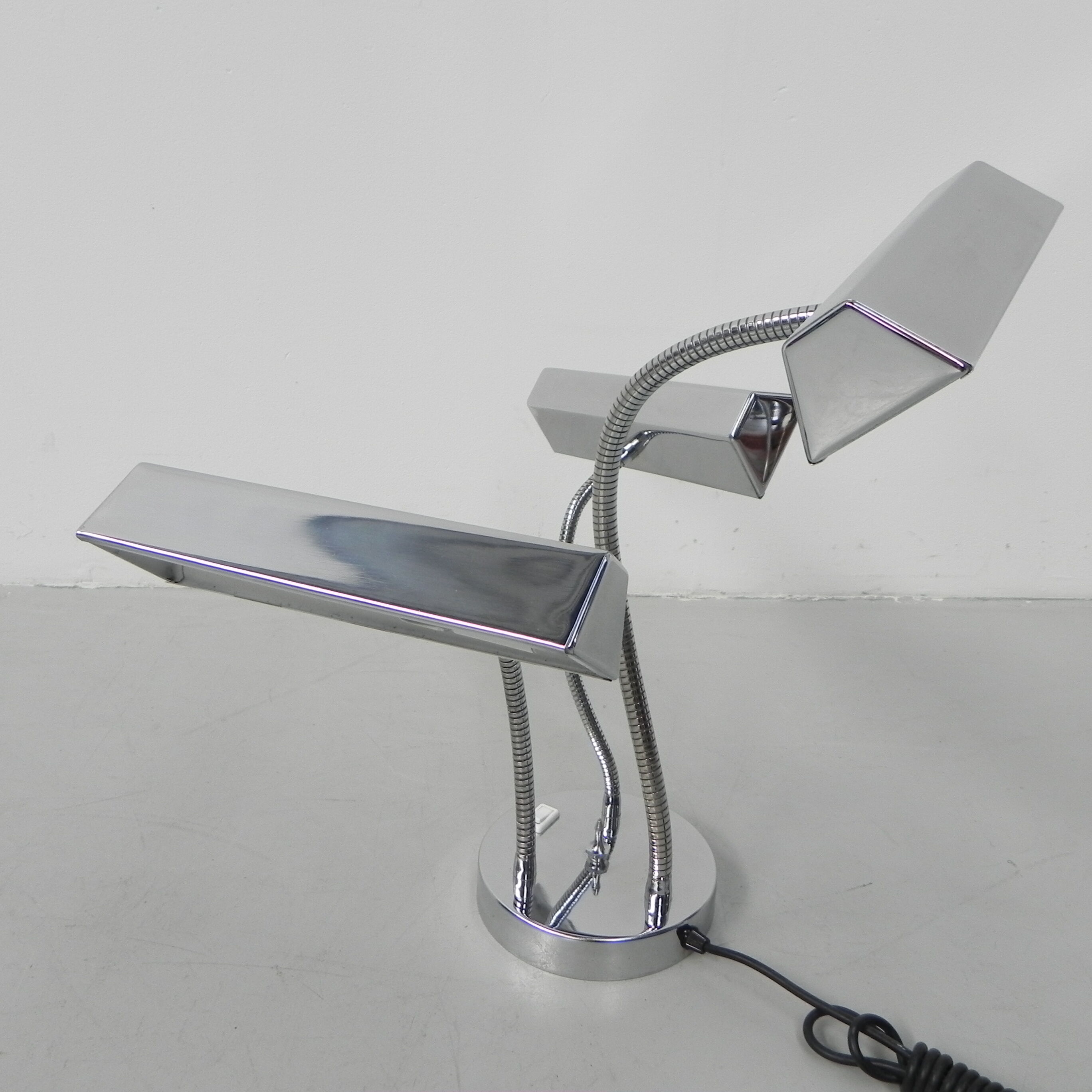 Vintage desk lamp with 3 chromed shades