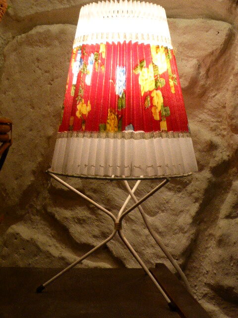 Table lamp, metal base, plastic pleated dayshade and fabrics, design and vintage 1950/60